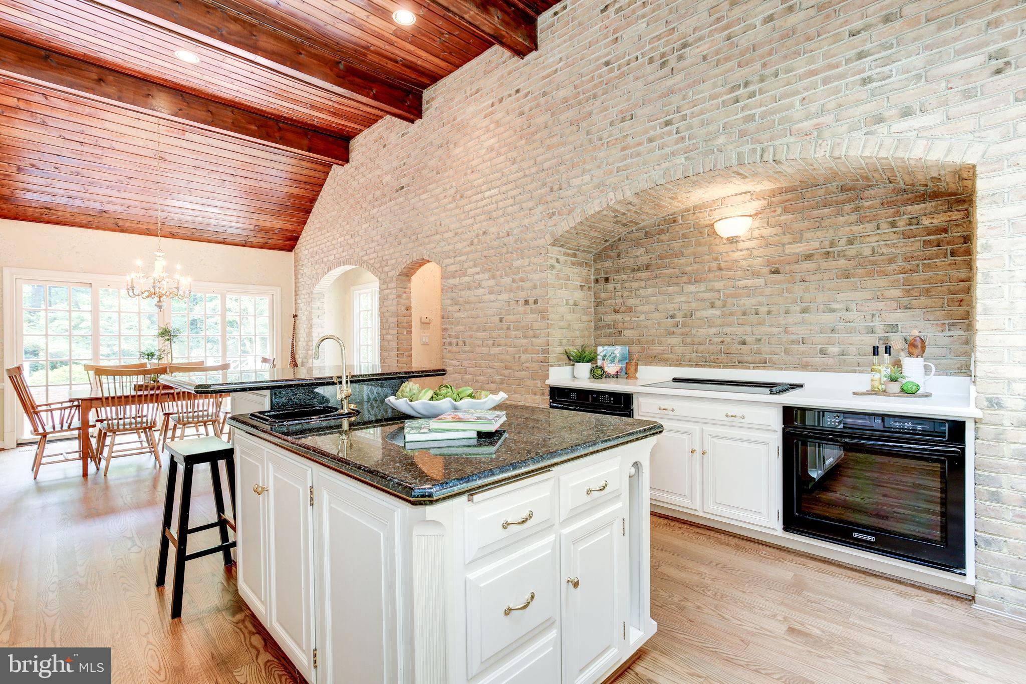 WILLIAMSBURG GARDENS - Residential