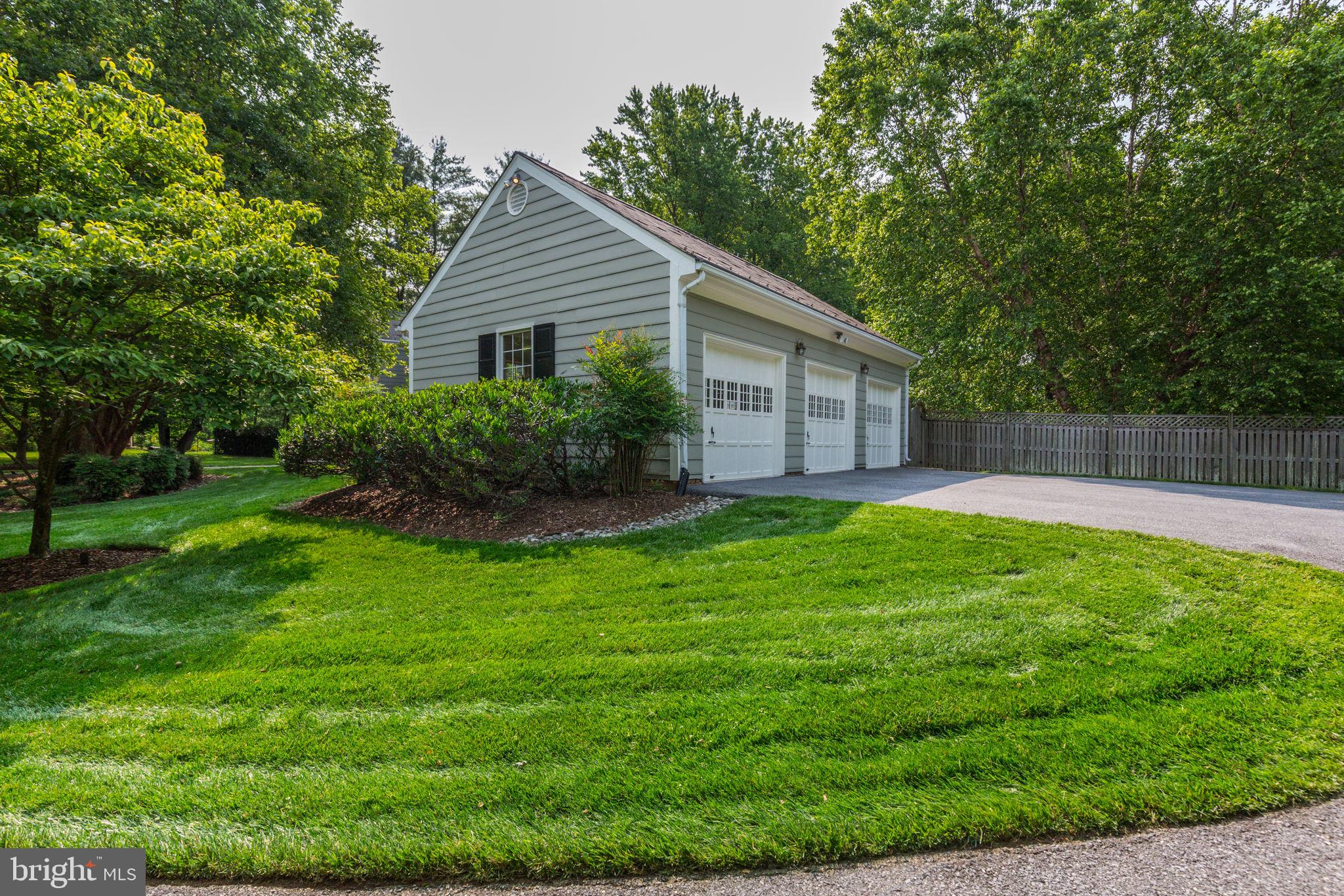 WILLIAMSBURG GARDENS - Residential