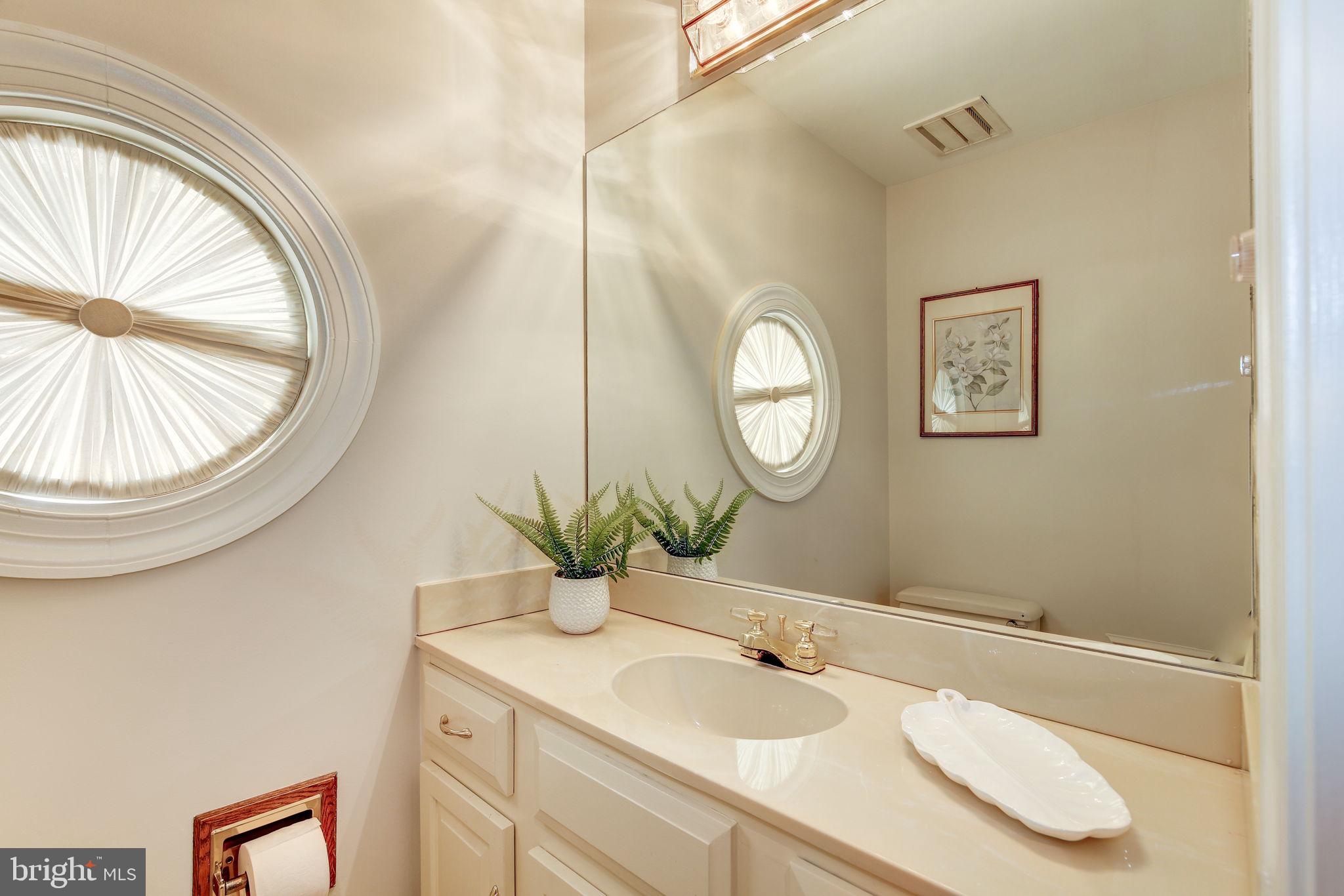 WILLIAMSBURG GARDENS - Residential