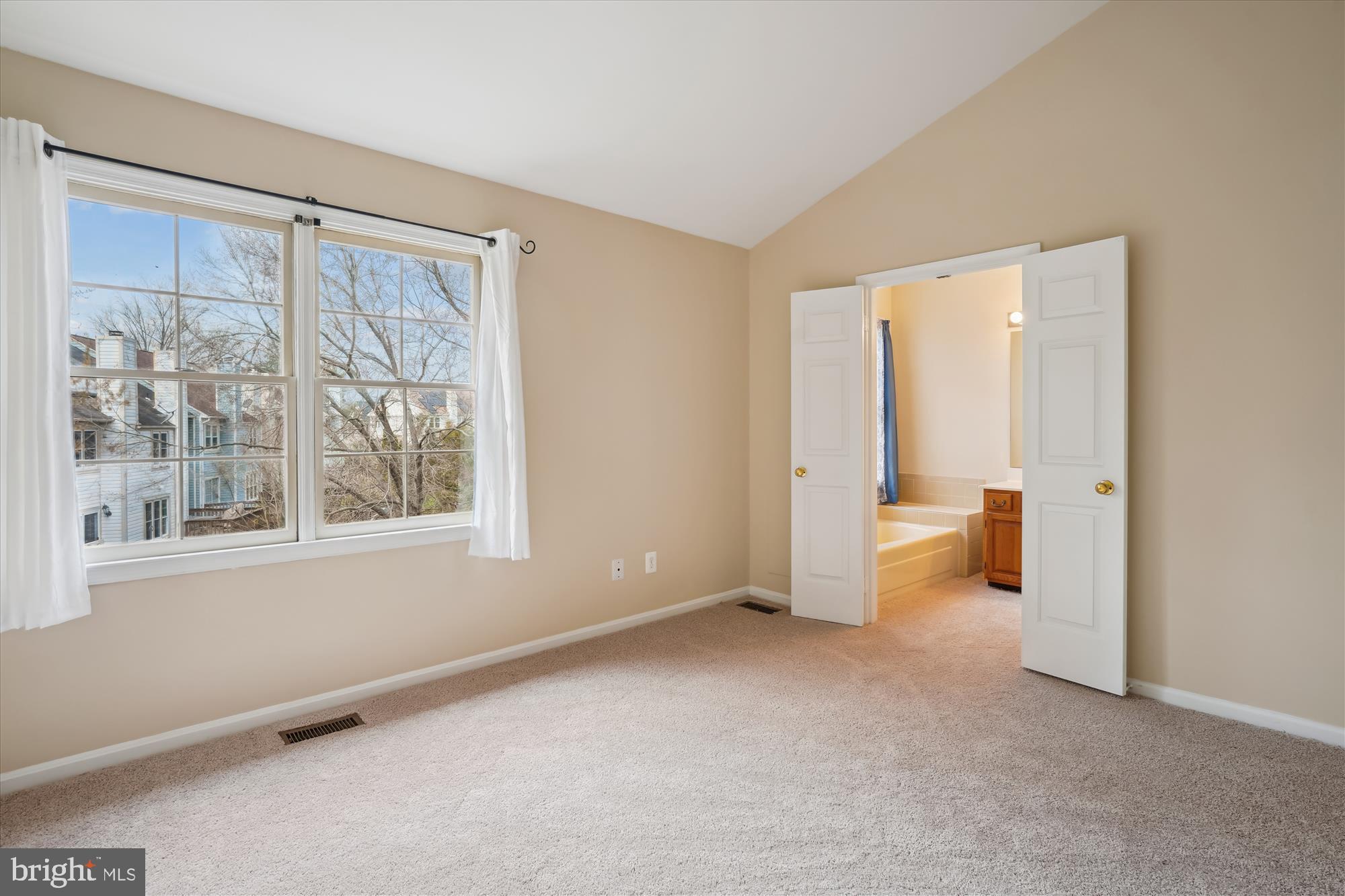 THE REACH - Residential