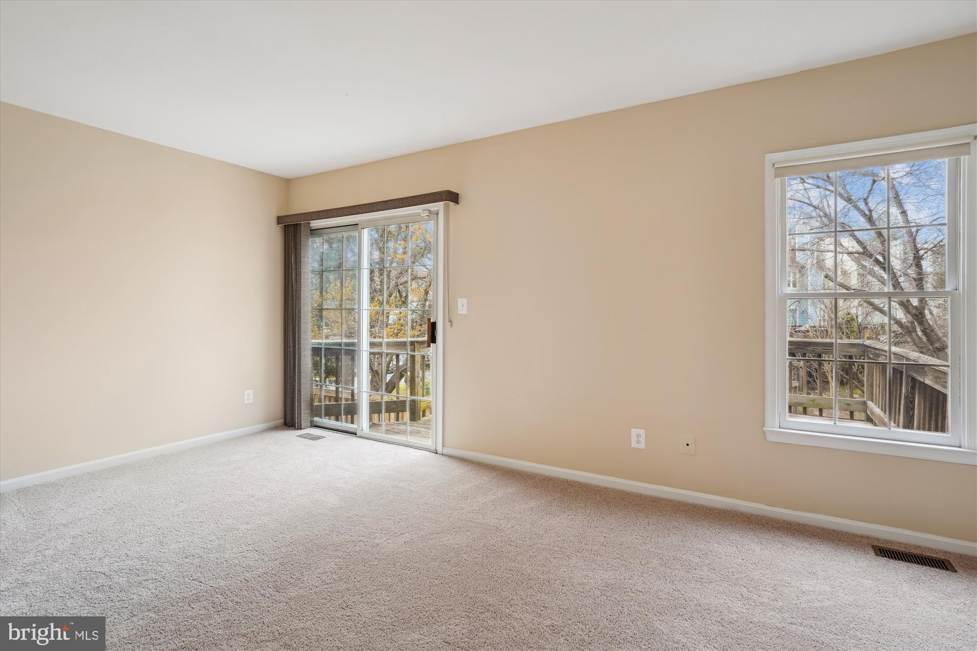 THE REACH - Residential