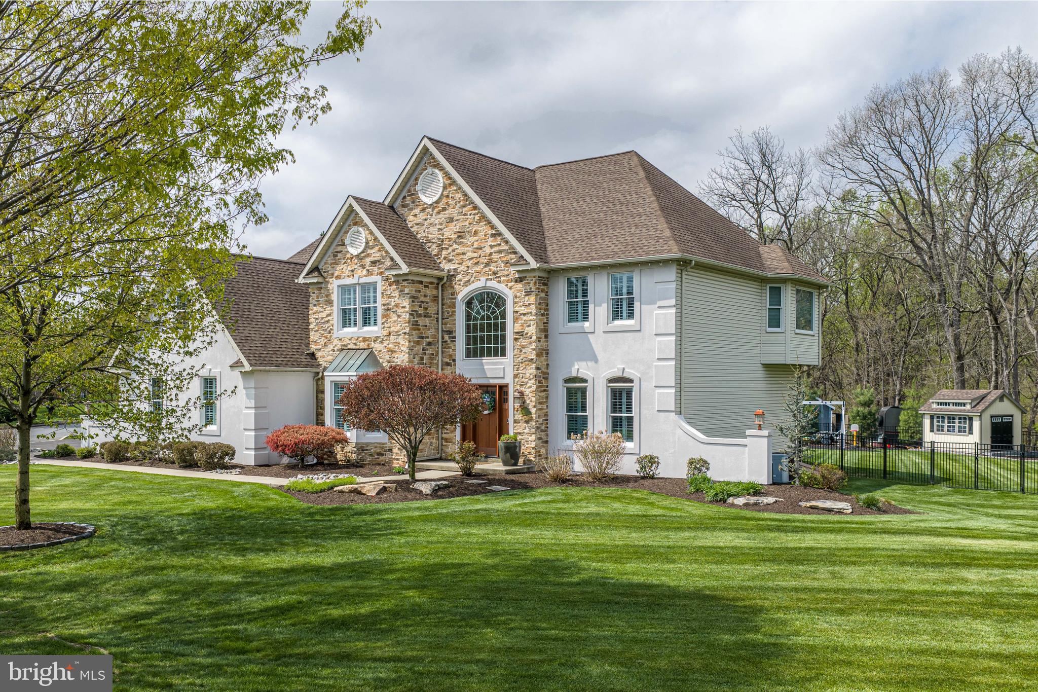 7637 LONGWOOD DRIVE