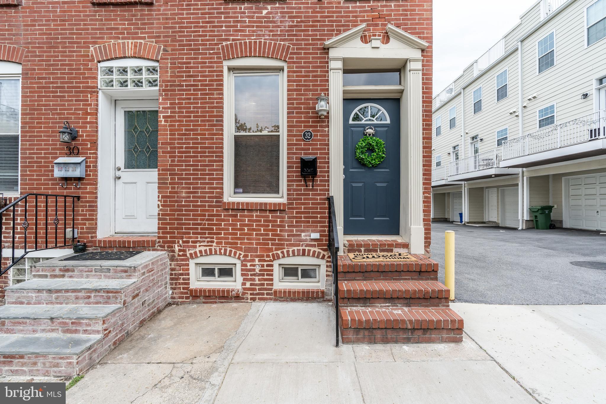 Spacious end of group townhome in Federal Hill with newly installed parking pad. Great location, close to riverside park and all of the amenities Federal Hill has to offer. Home boasts the following amenities. Rooftop deck, 3rd floor bonus room perfect for a den, office or even a spare bedroom. Finished basement is ideal for a guest room or TV room. Two en suite master bedrooms on the 2nd floor are perfect for roommates, with the back bedroom having it's own deck. 2nd floor laundry and plenty of closet space. Hardwood floors, exposed brick, granite countertops, and stainless steel appliances round out the large kitchen, perfect for entertaining. The separate dining room with a half bath completes the large 1st floor.