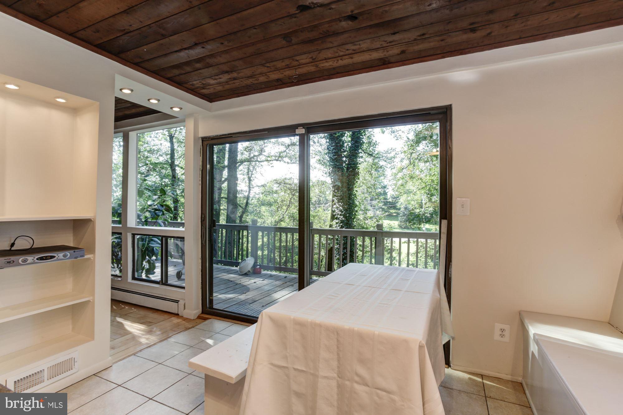 CLARKSVILLE HUNT - Residential