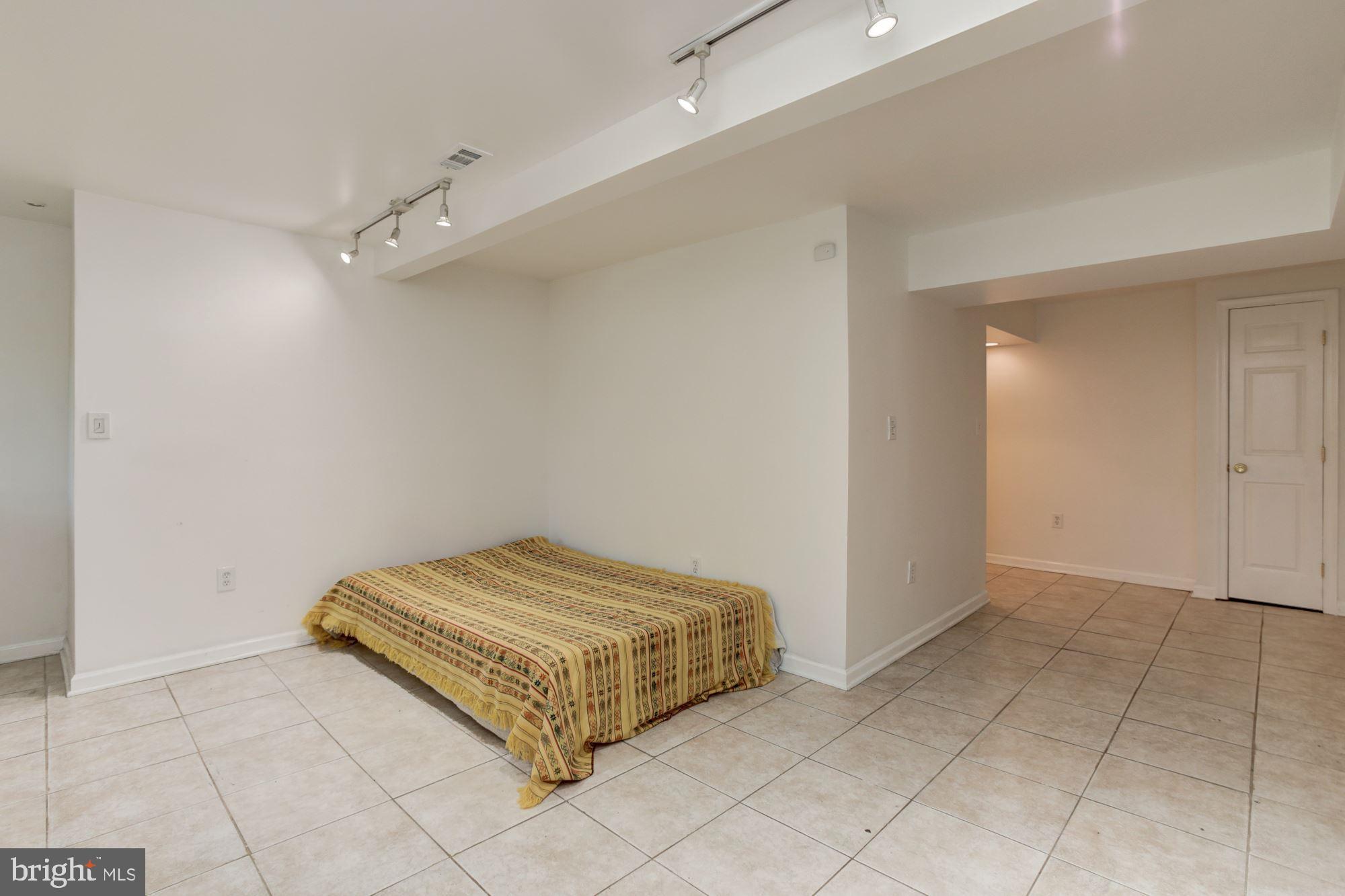 CLARKSVILLE HUNT - Residential