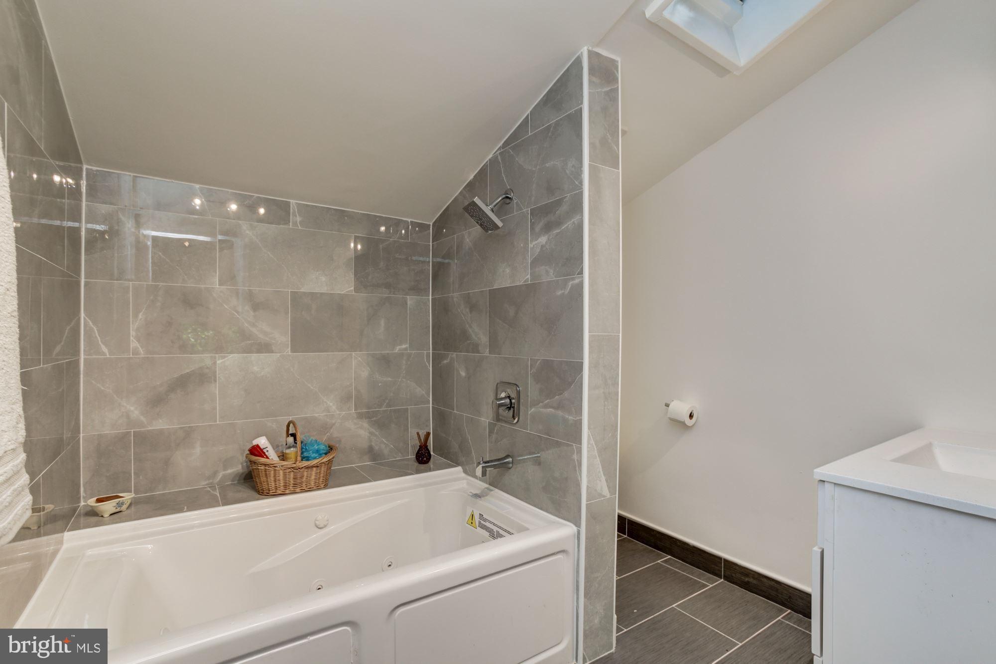 CLARKSVILLE HUNT - Residential