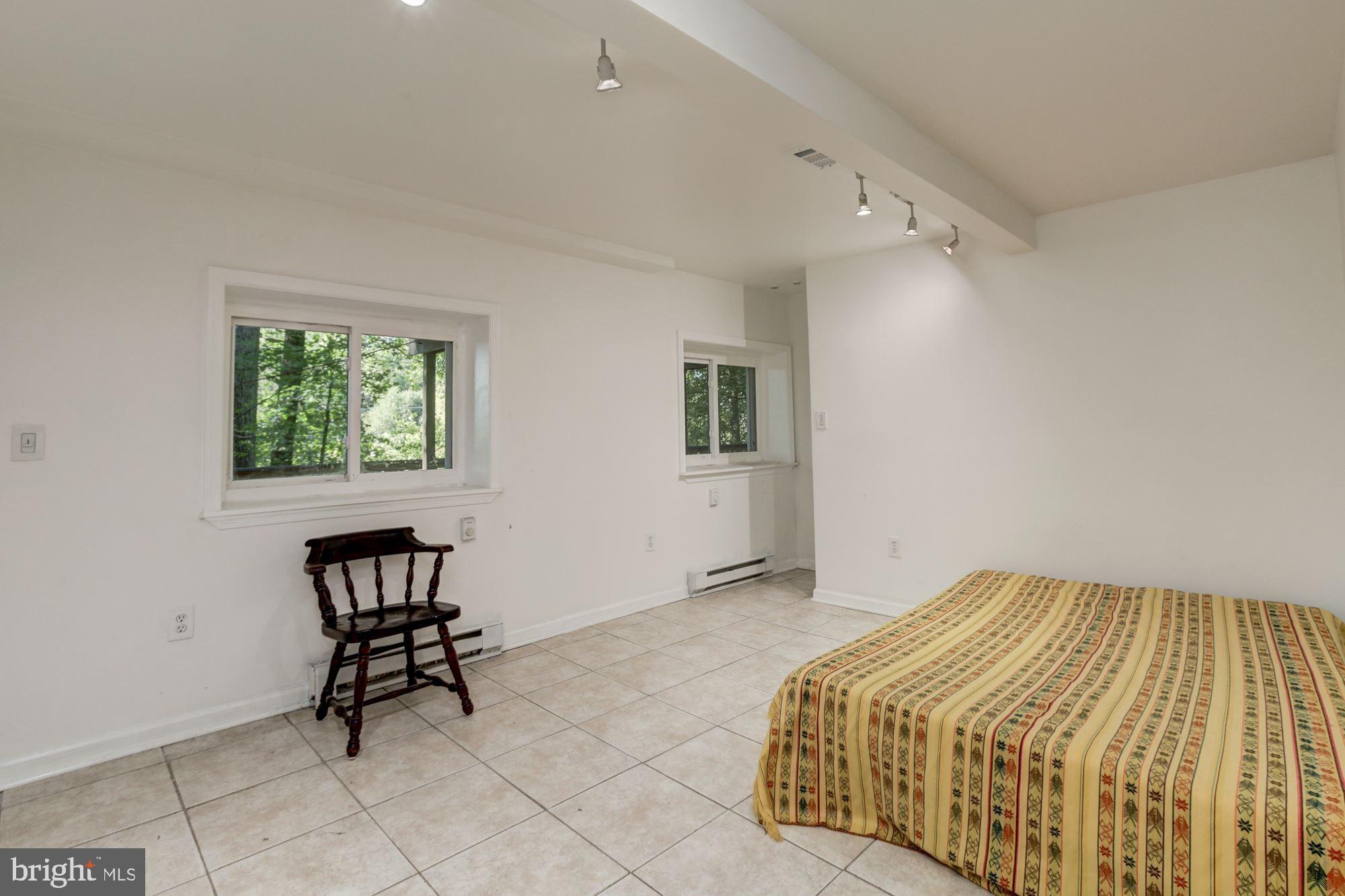 CLARKSVILLE HUNT - Residential