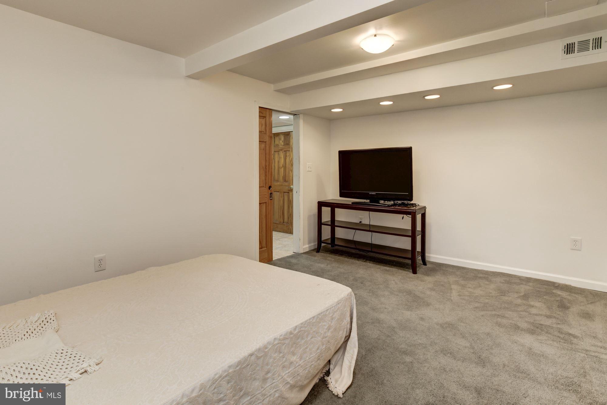 CLARKSVILLE HUNT - Residential