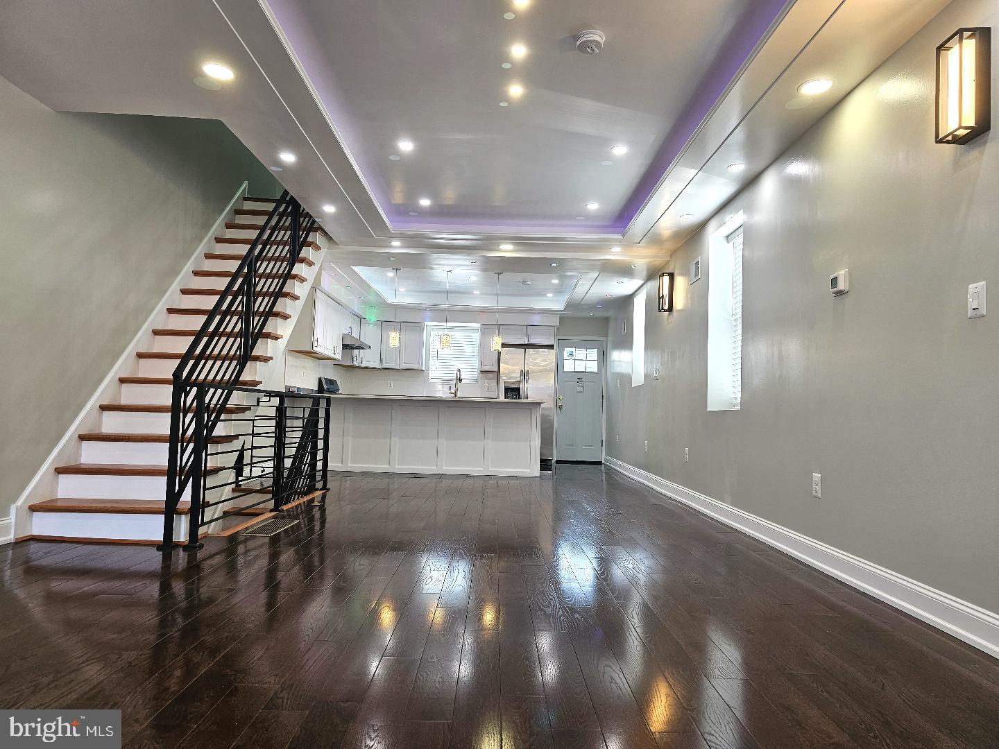 1555 S HOLLYWOOD STREET