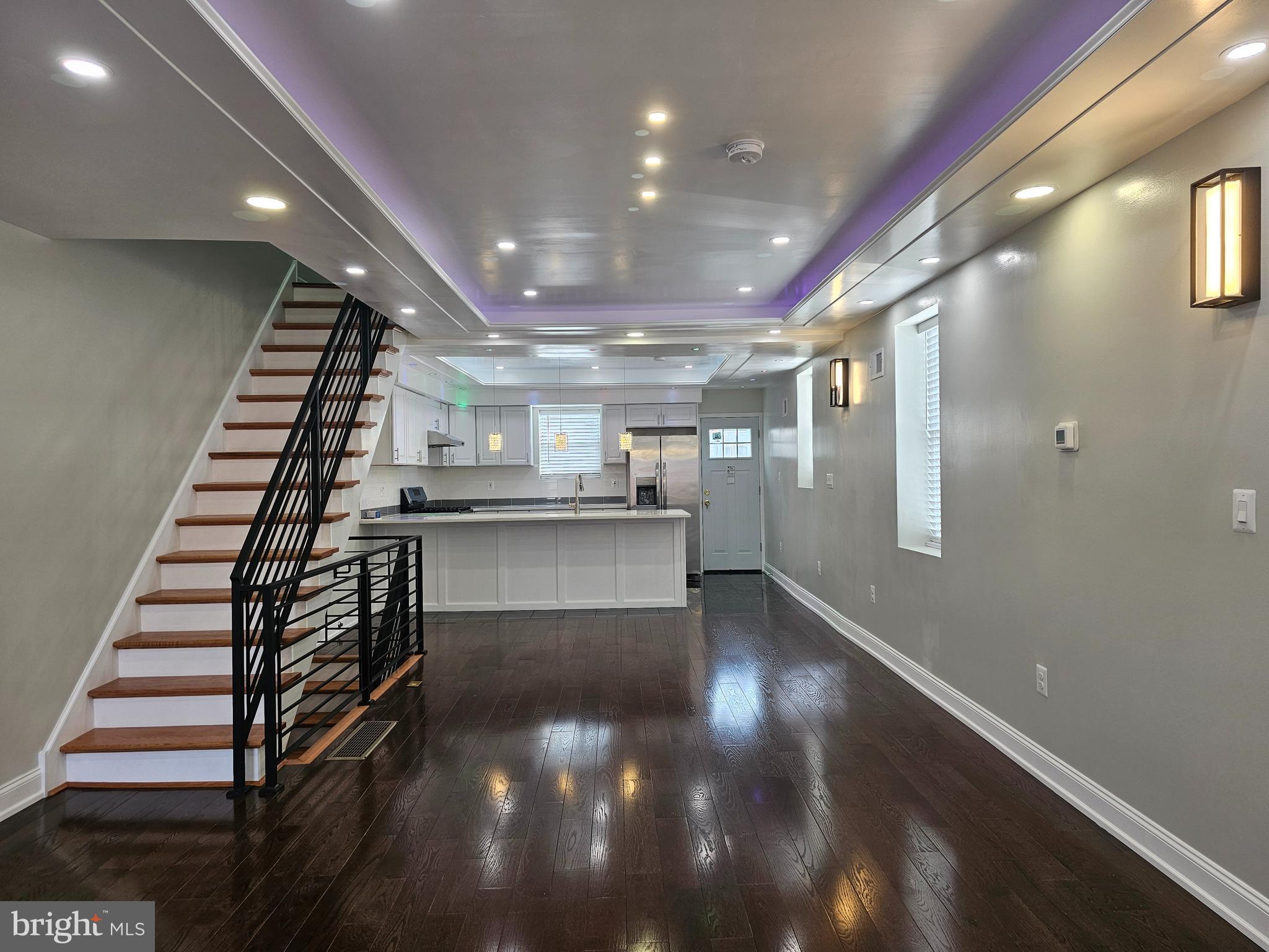 1555 S HOLLYWOOD STREET