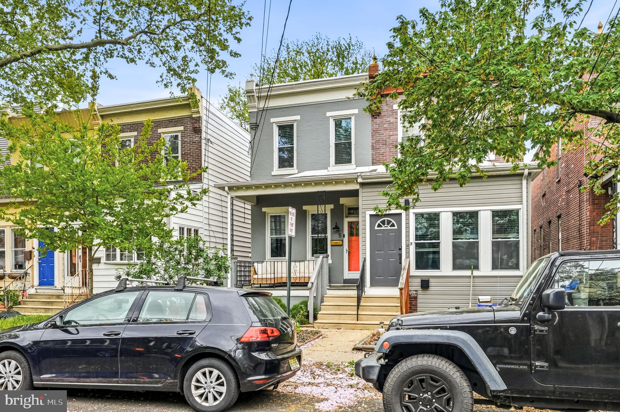 5 E COLLINGS AVENUE