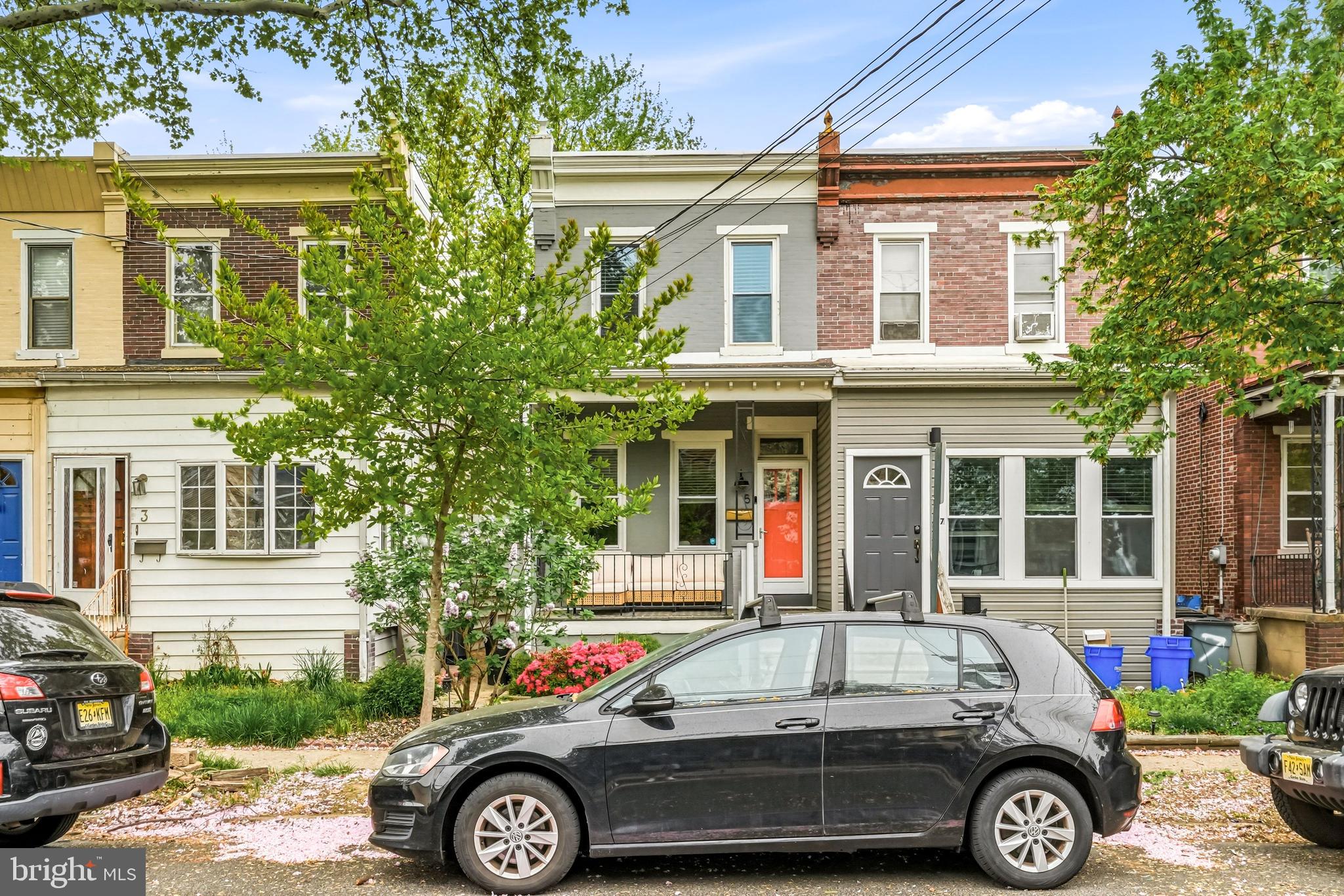 5 E COLLINGS AVENUE