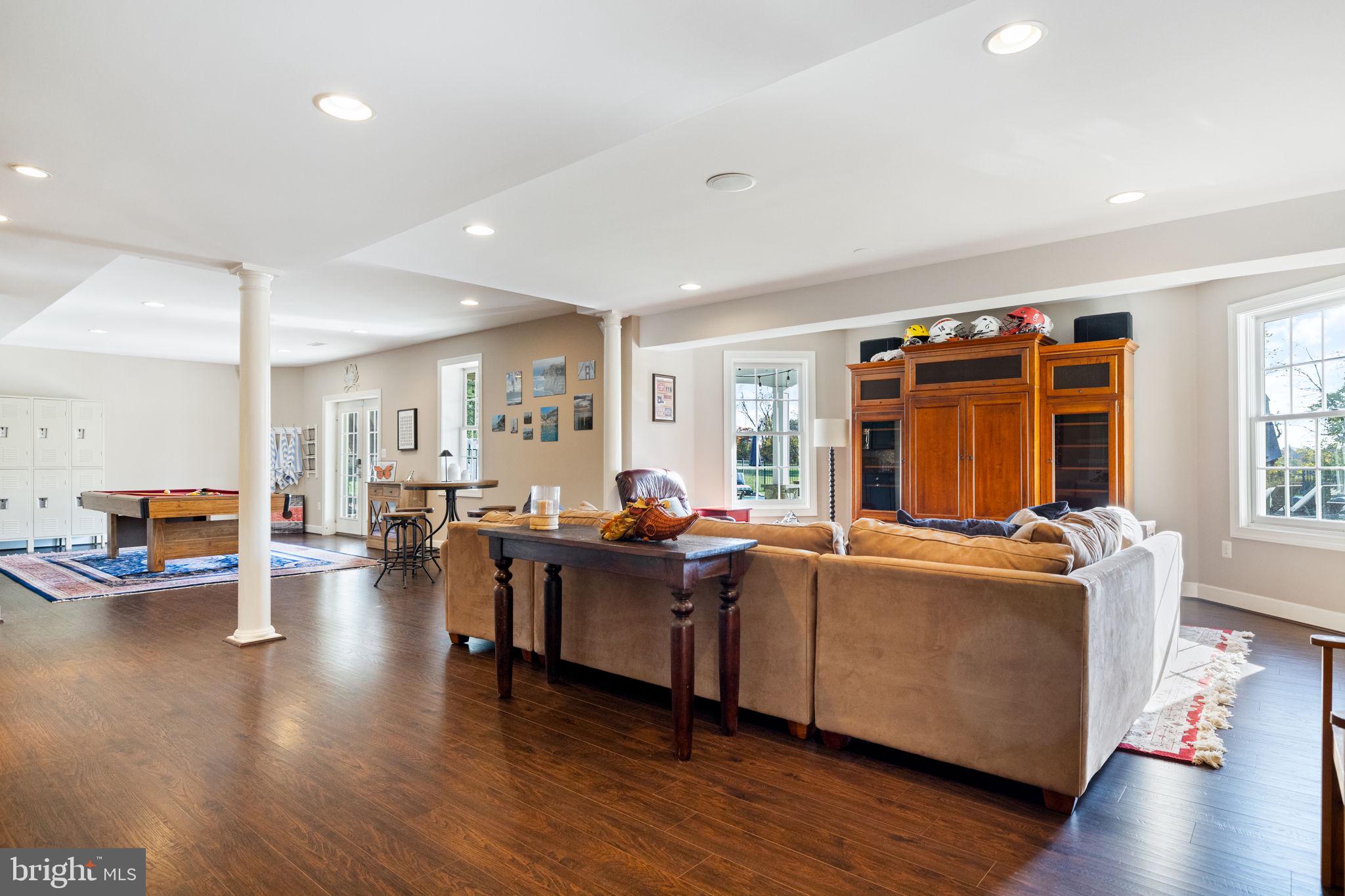 EMERALD PARK ESTATES - Residential