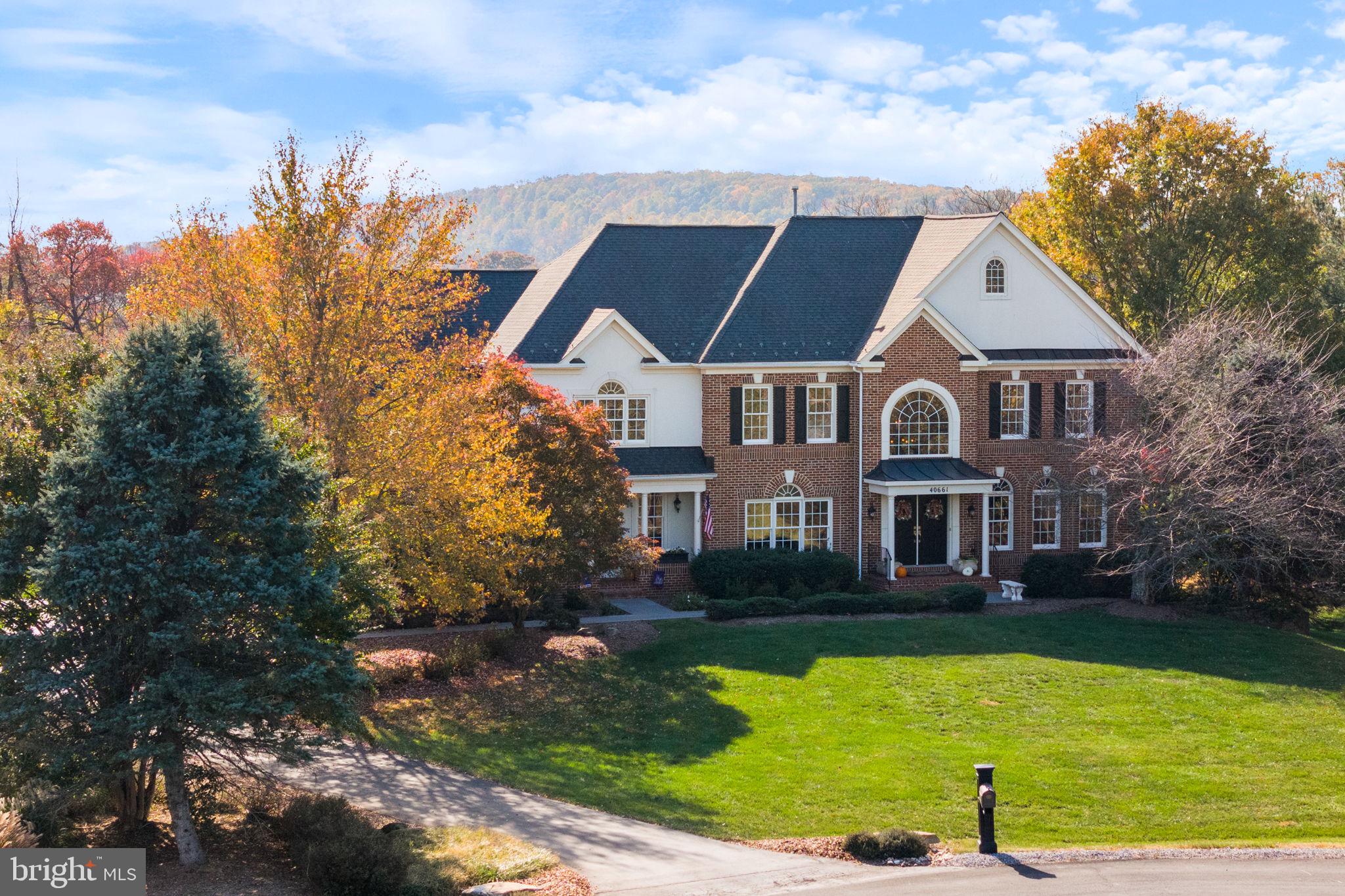 EMERALD PARK ESTATES - Residential