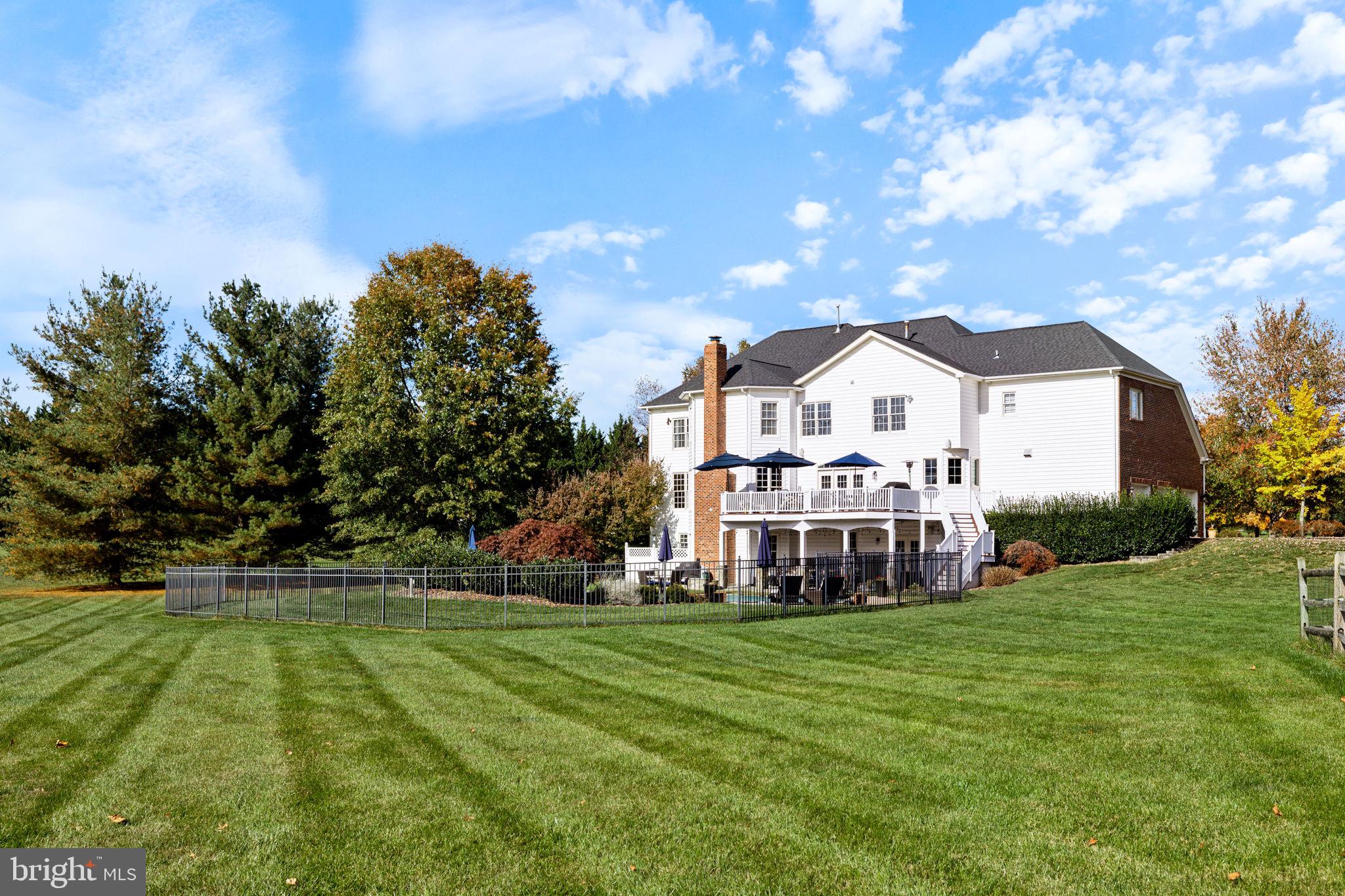 EMERALD PARK ESTATES - Residential