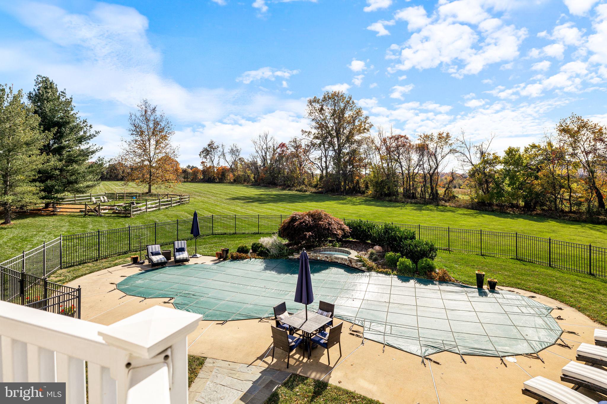 EMERALD PARK ESTATES - Residential