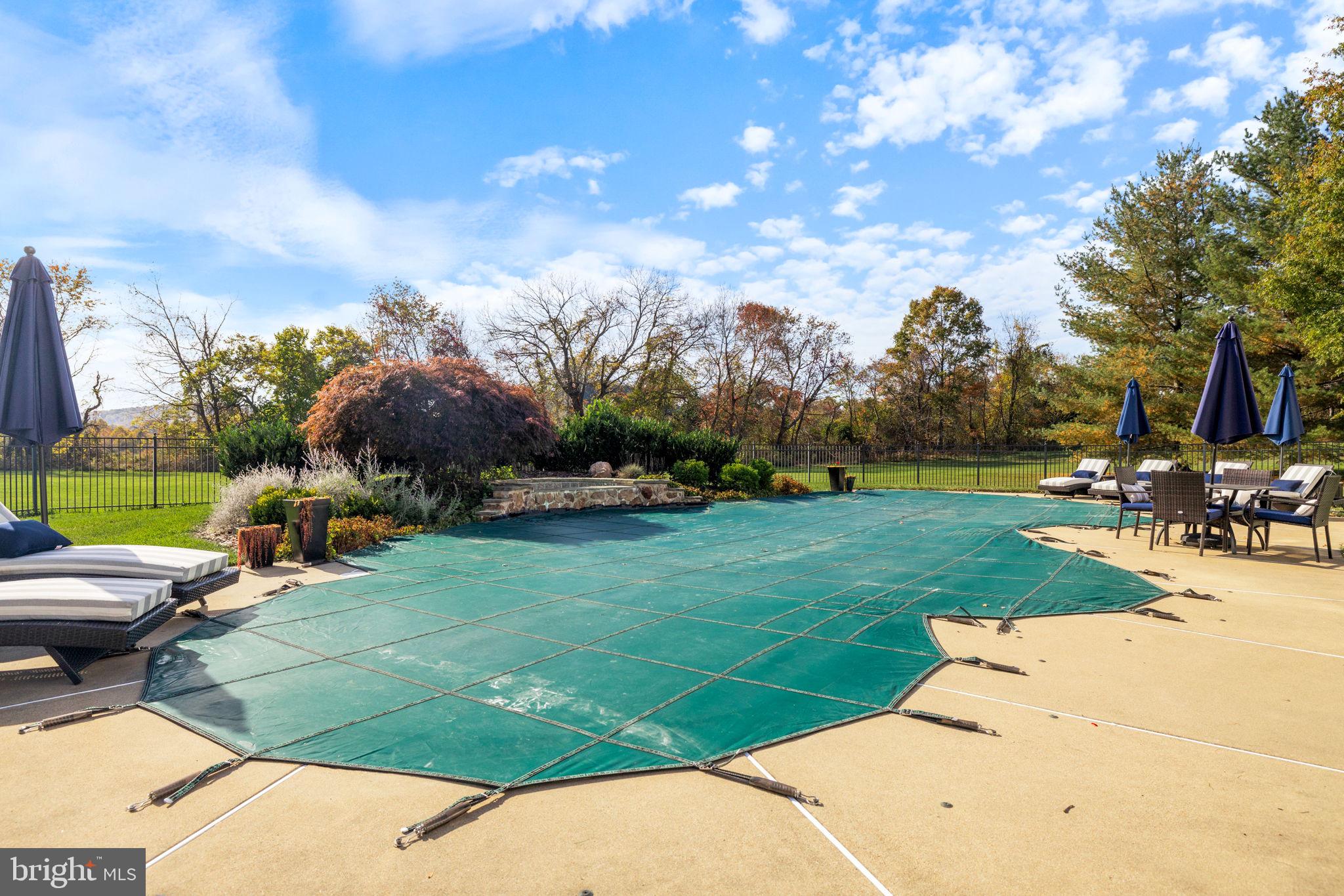 EMERALD PARK ESTATES - Residential