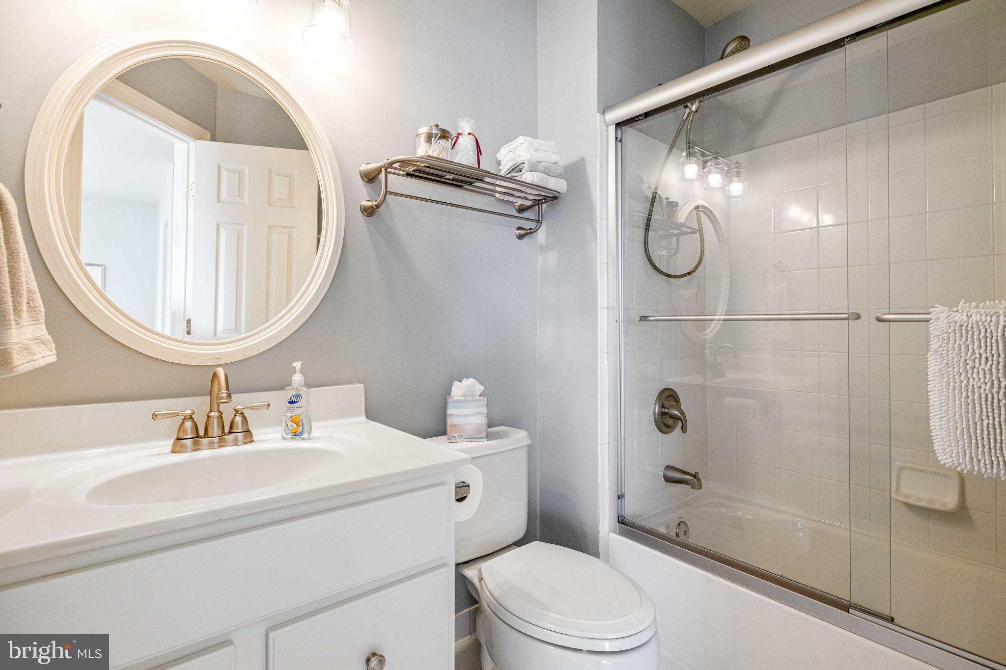 EMERALD PARK ESTATES - Residential