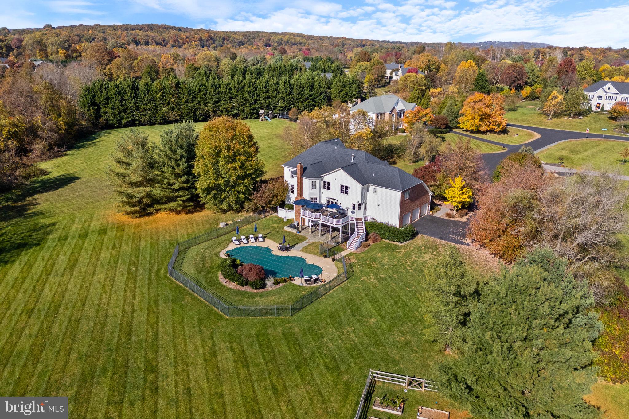 EMERALD PARK ESTATES - Residential