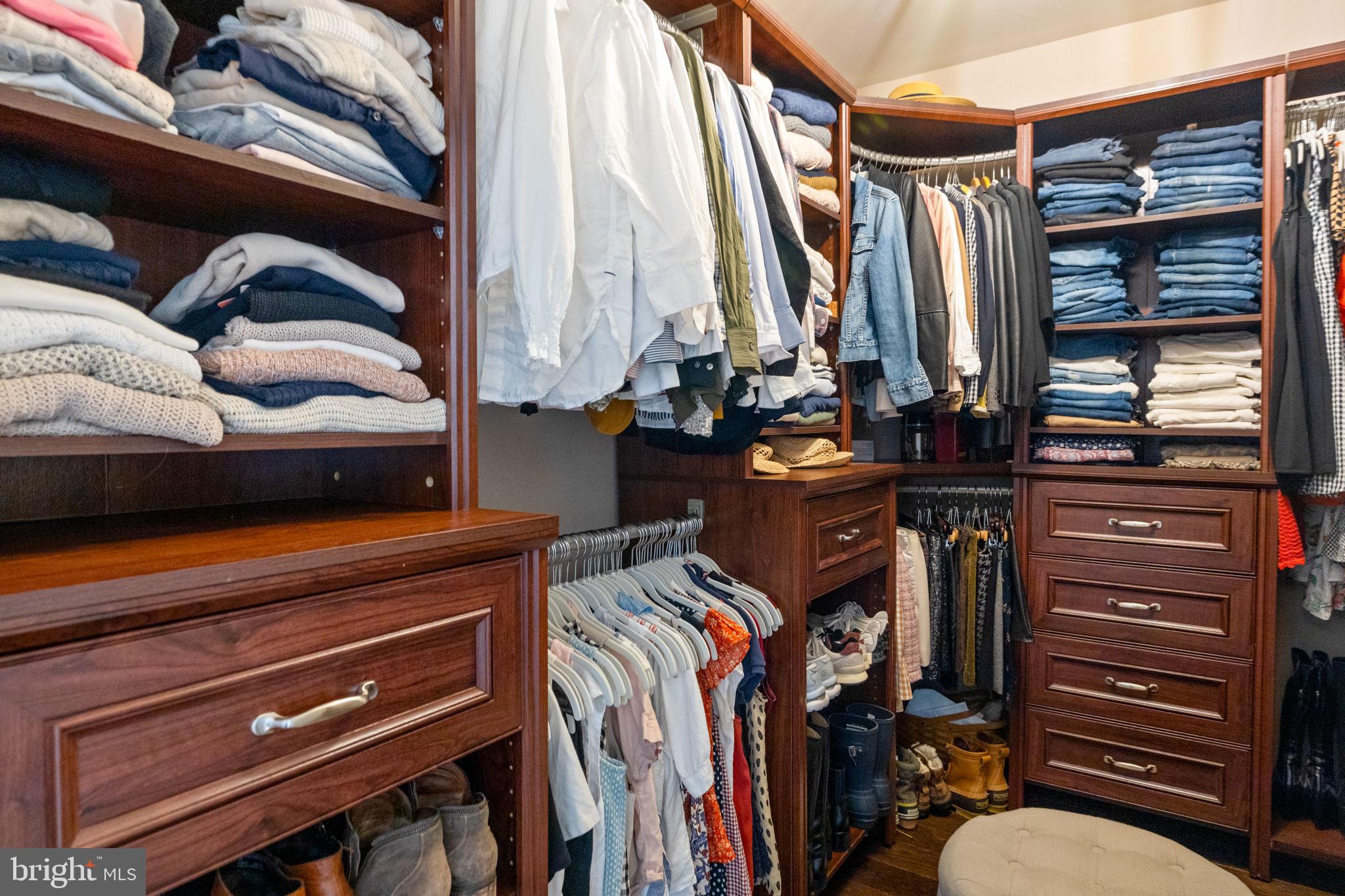 EMERALD PARK ESTATES - Residential