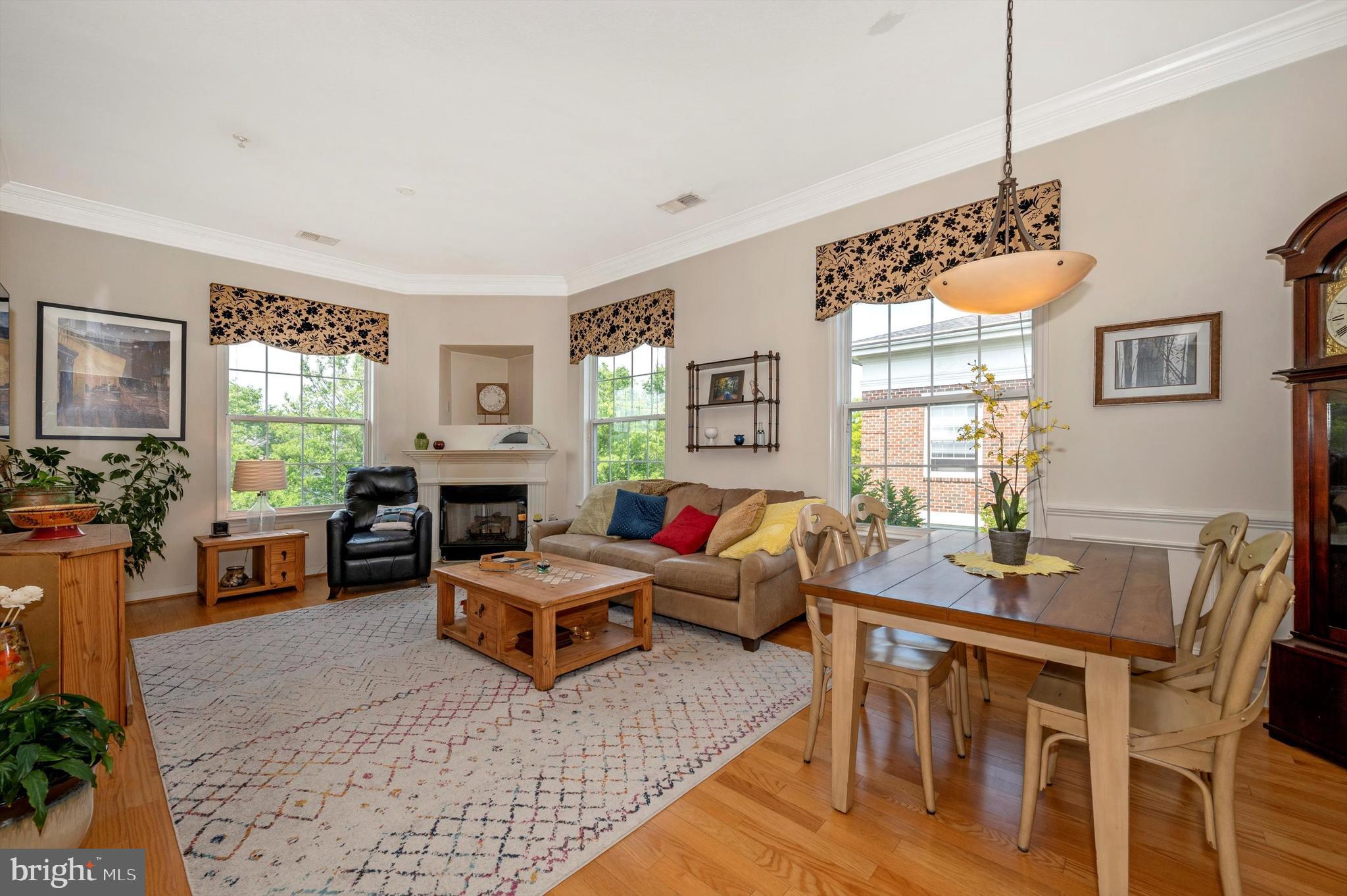 THE COLONNADE AT KENTLANDS - Residential