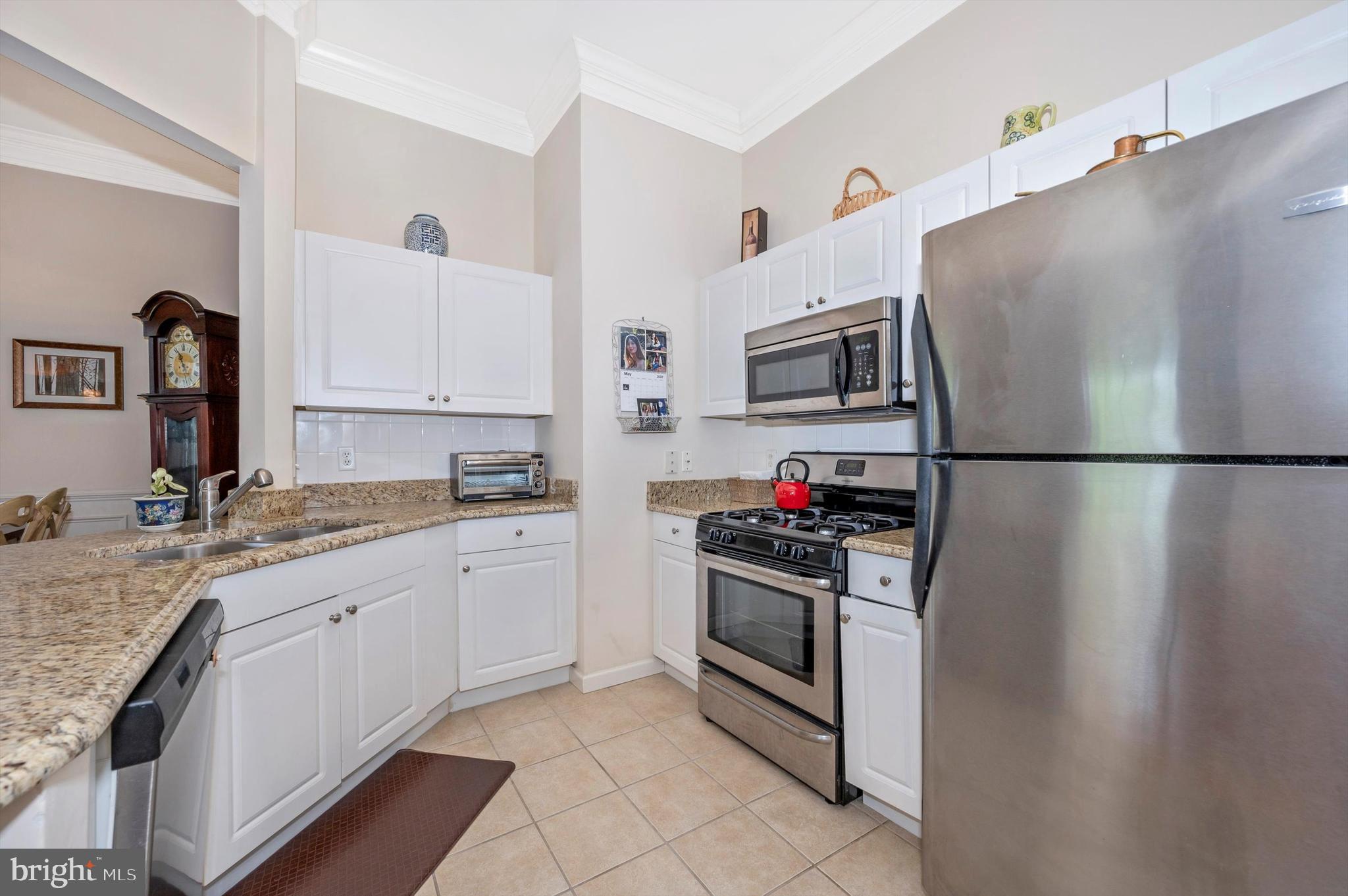 THE COLONNADE AT KENTLANDS - Residential