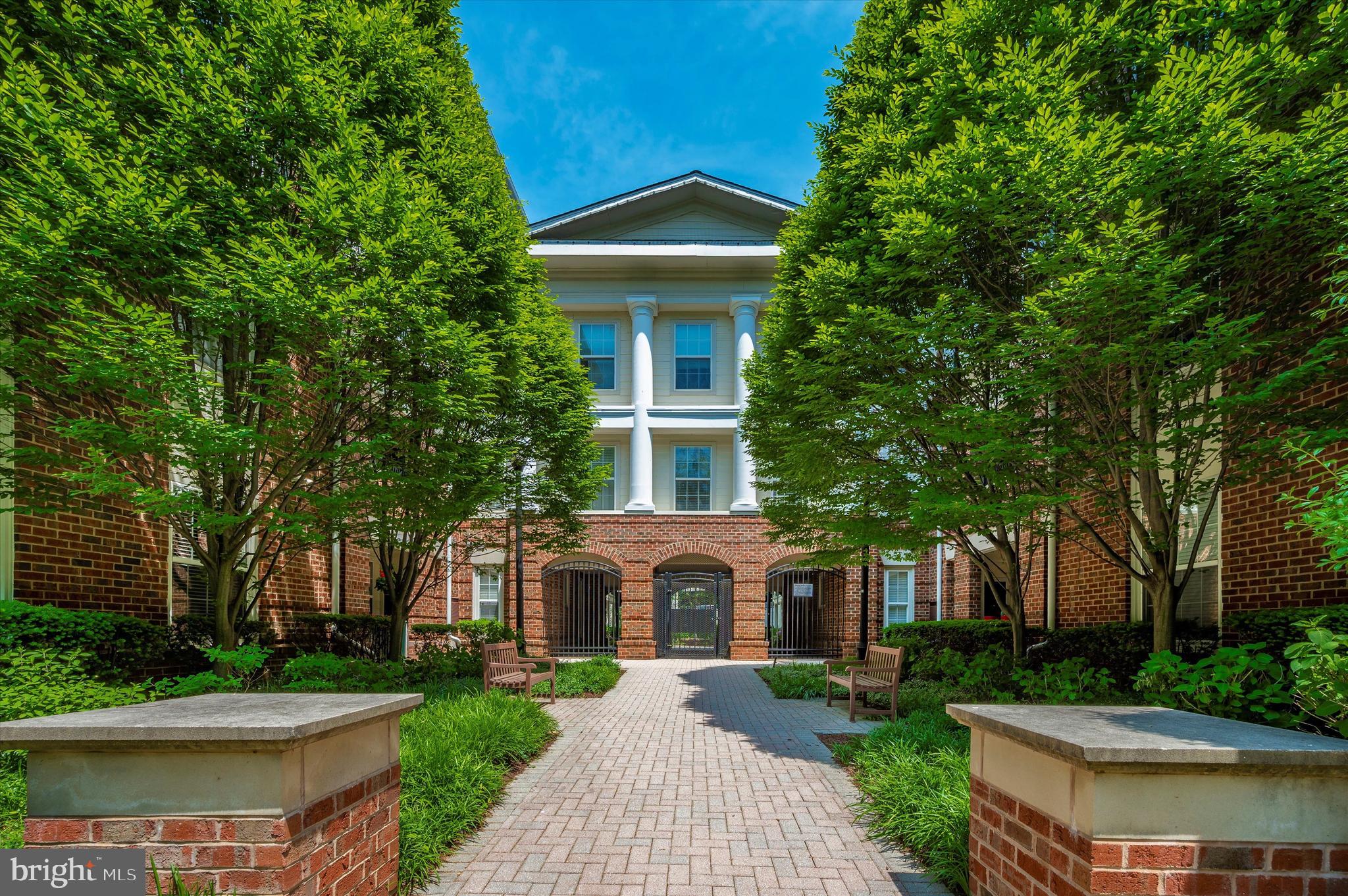 THE COLONNADE AT KENTLANDS - Residential