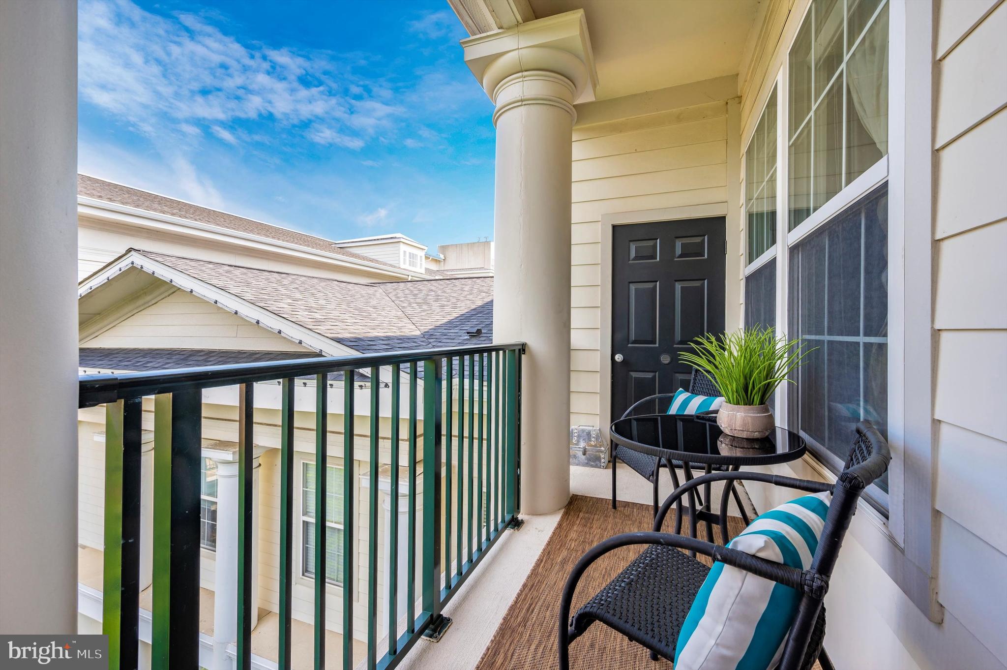 THE COLONNADE AT KENTLANDS - Residential