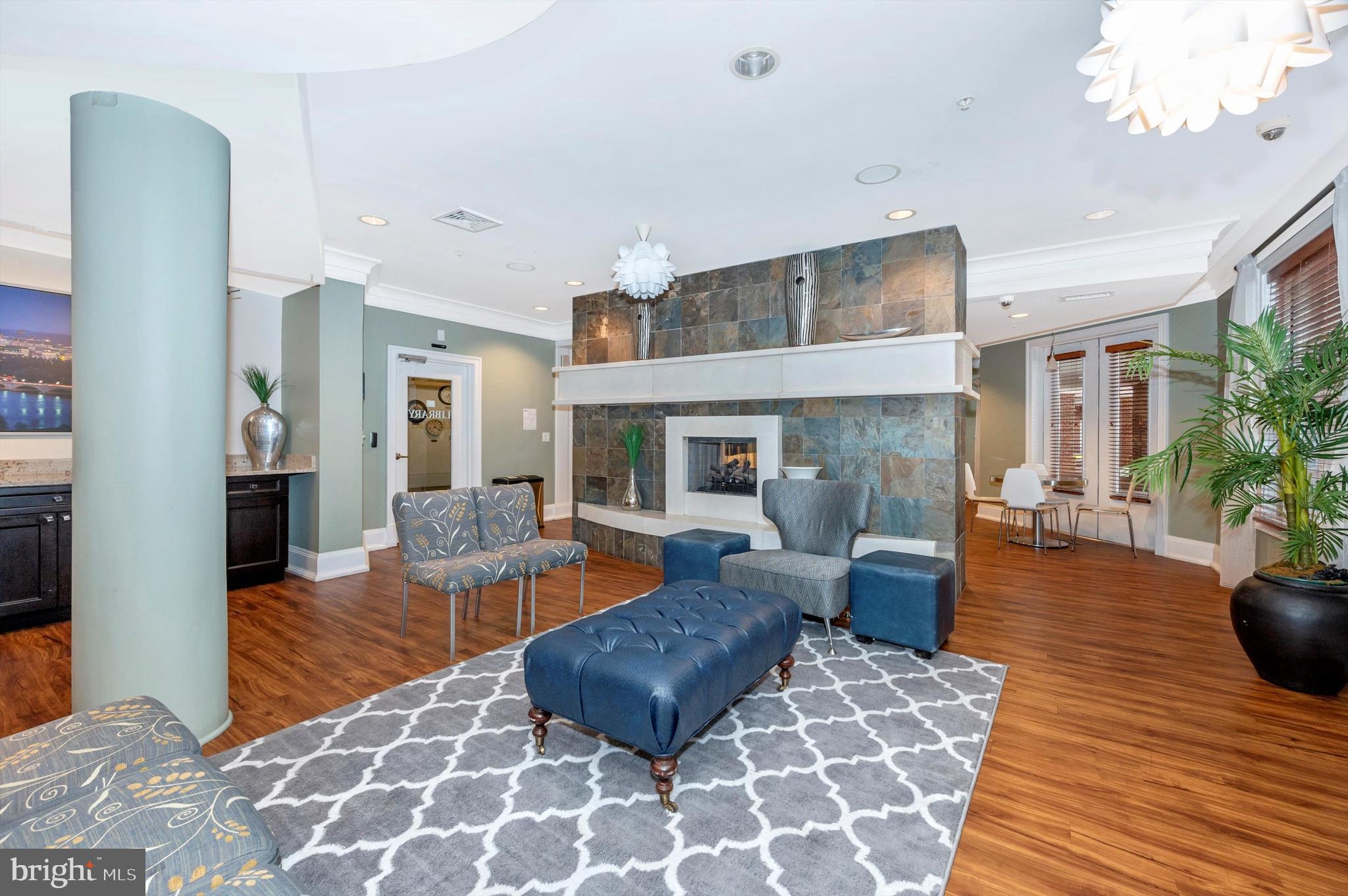 THE COLONNADE AT KENTLANDS - Residential