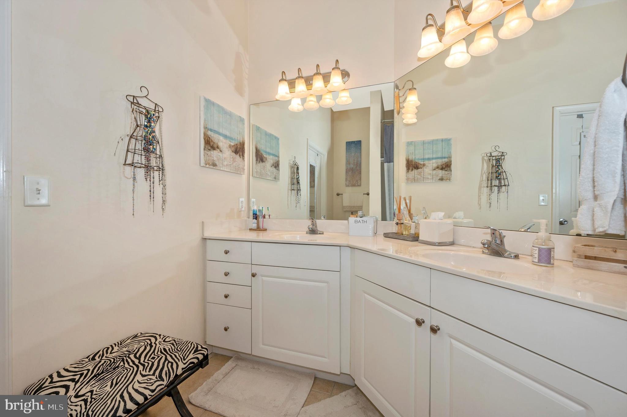 THE COLONNADE AT KENTLANDS - Residential