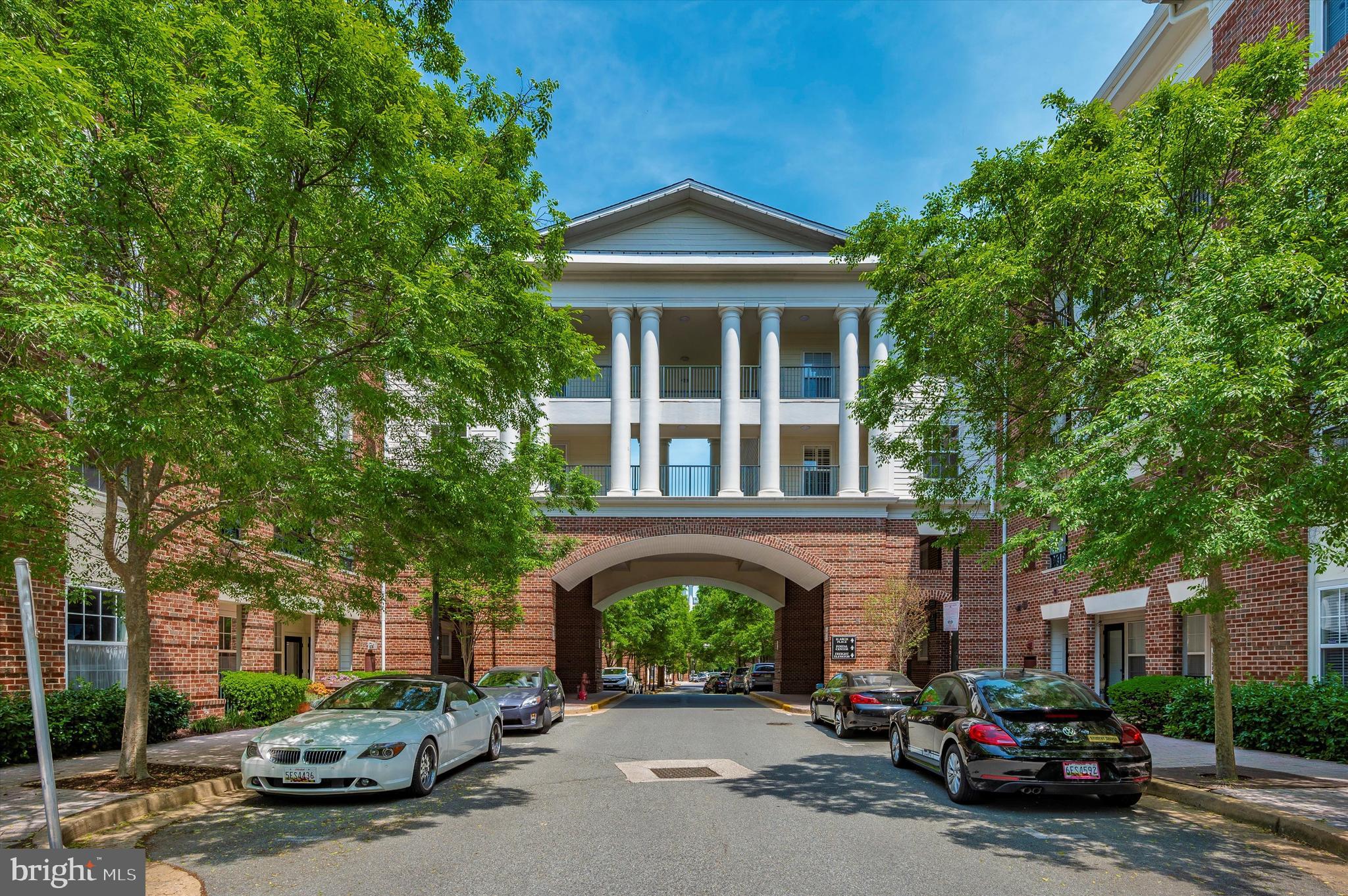 THE COLONNADE AT KENTLANDS - Residential