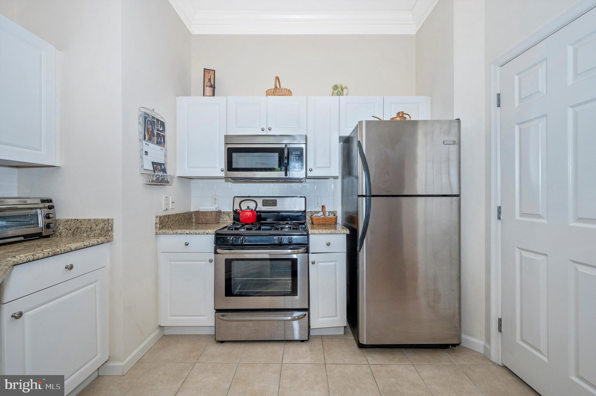 THE COLONNADE AT KENTLANDS - Residential
