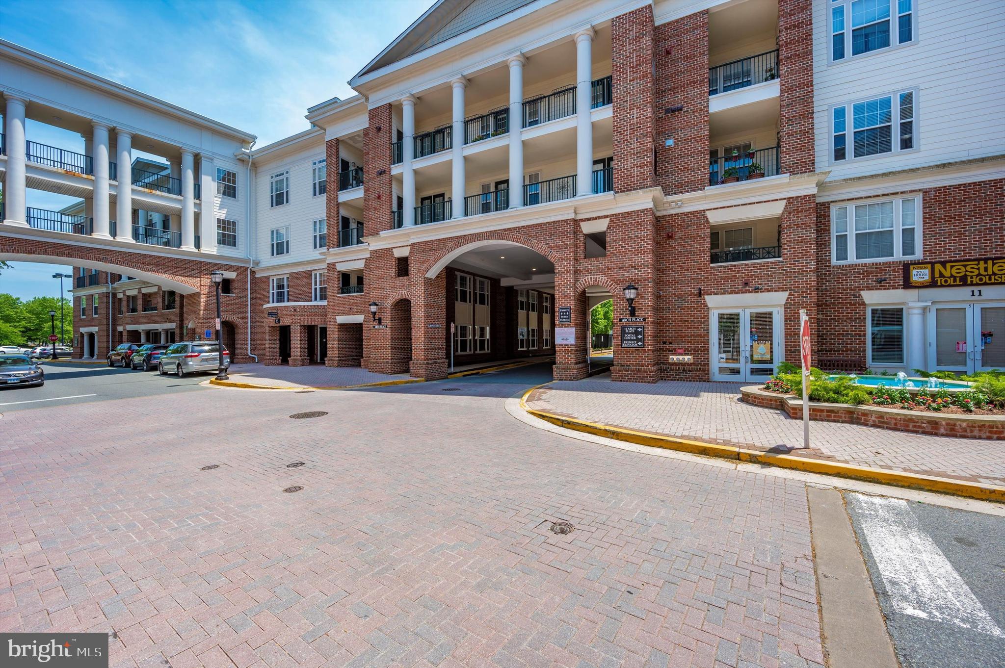 THE COLONNADE AT KENTLANDS - Residential