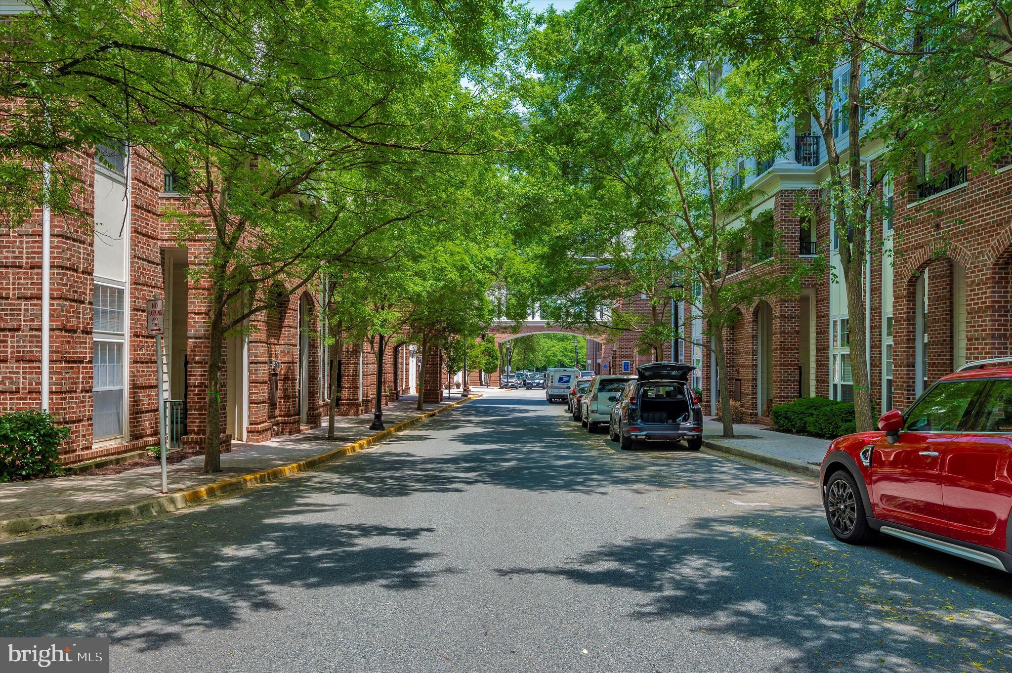 THE COLONNADE AT KENTLANDS - Residential