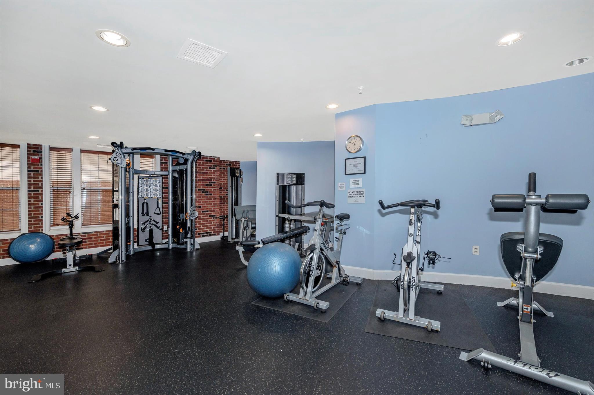 THE COLONNADE AT KENTLANDS - Residential