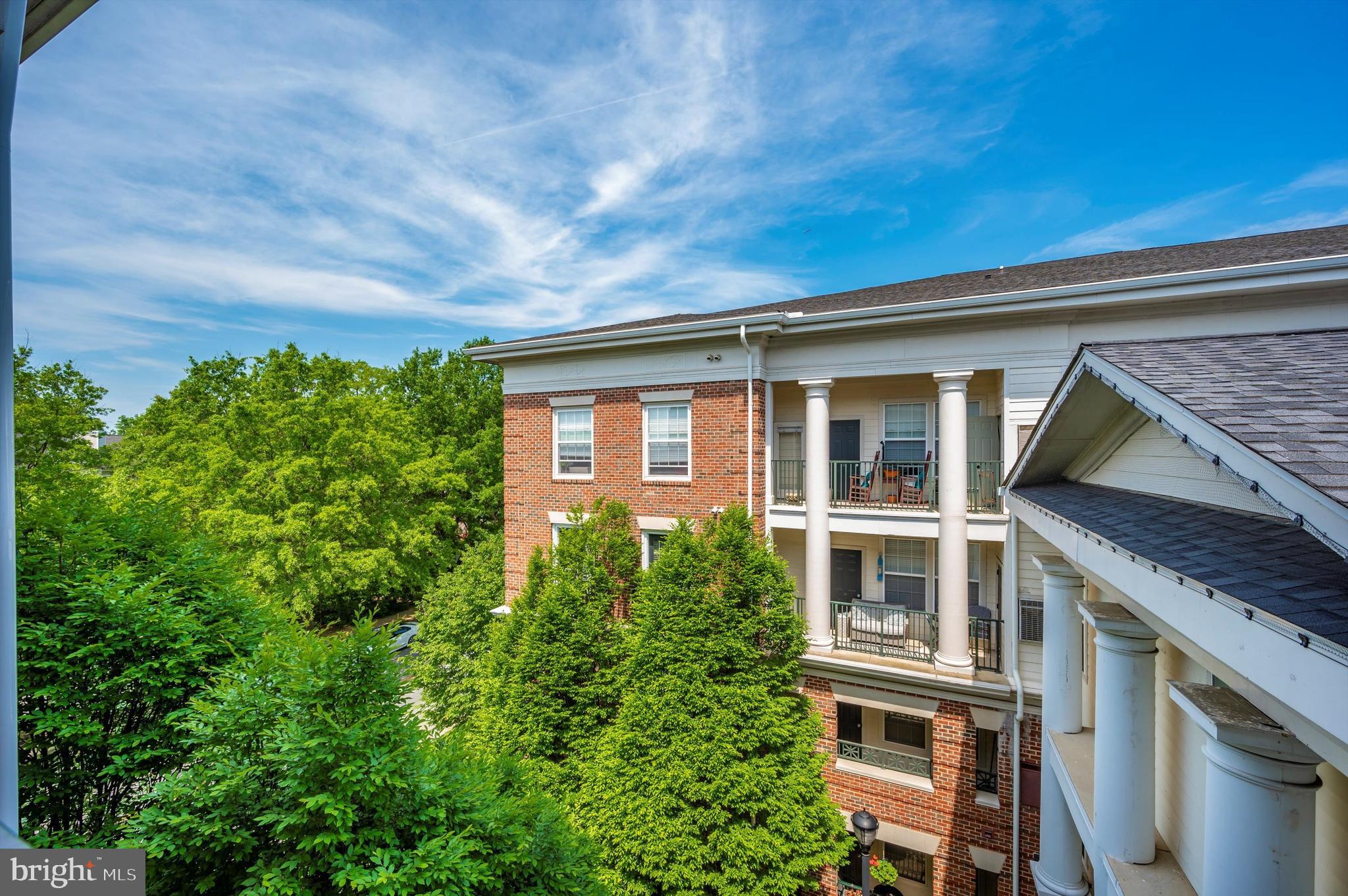 THE COLONNADE AT KENTLANDS - Residential