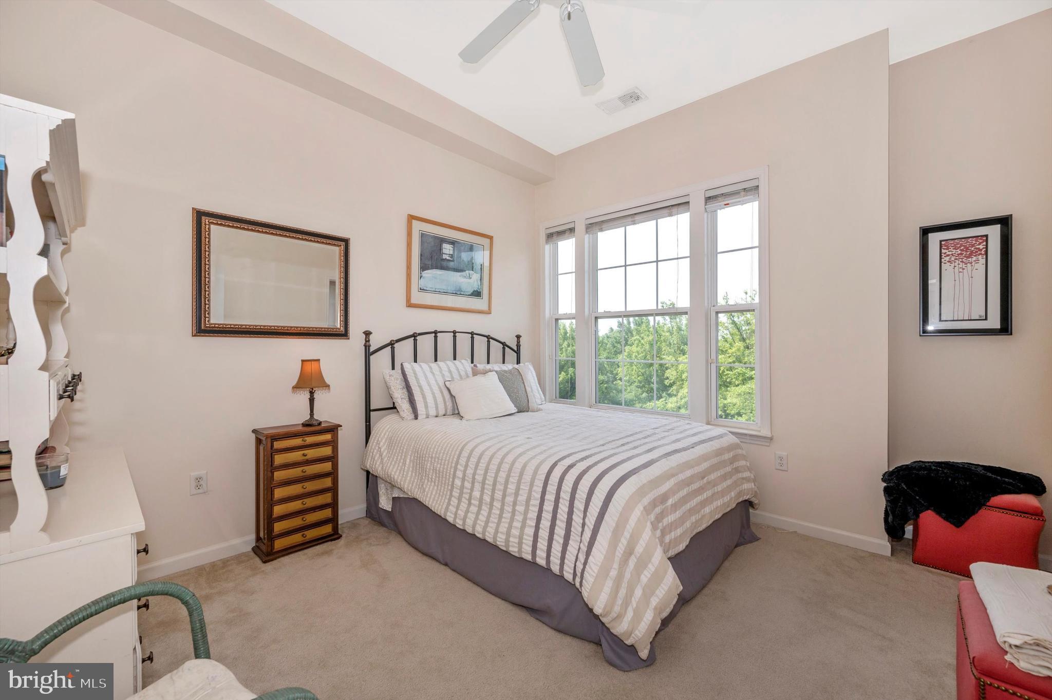 THE COLONNADE AT KENTLANDS - Residential