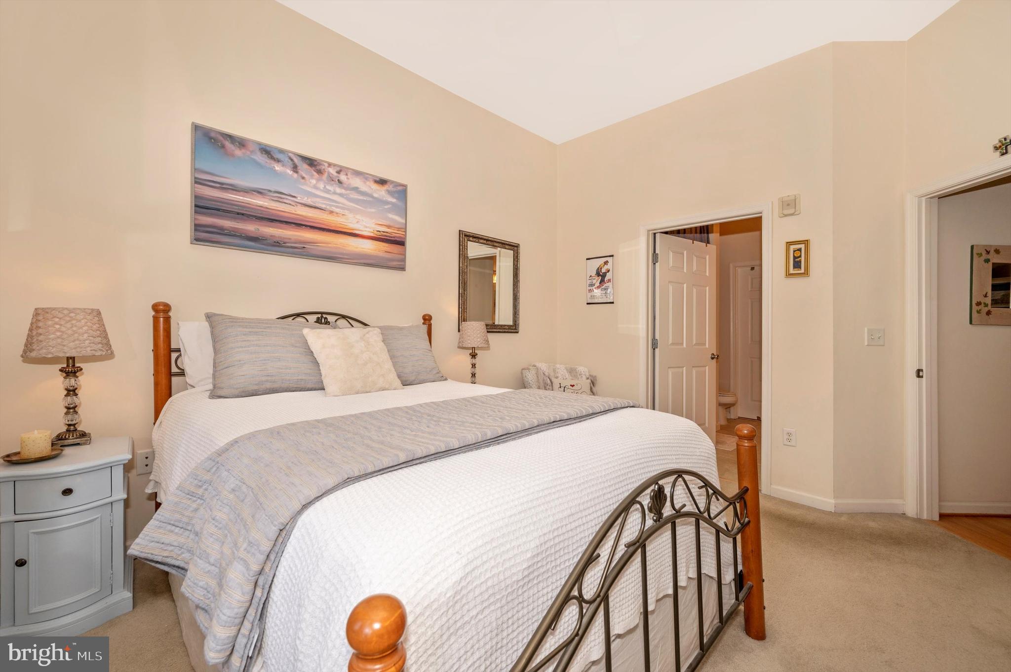 THE COLONNADE AT KENTLANDS - Residential