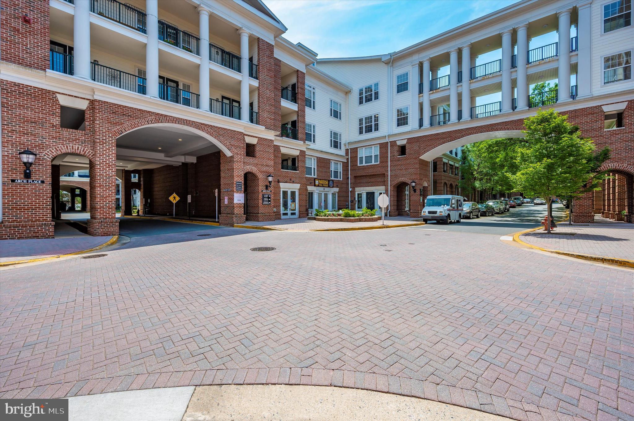 THE COLONNADE AT KENTLANDS - Residential