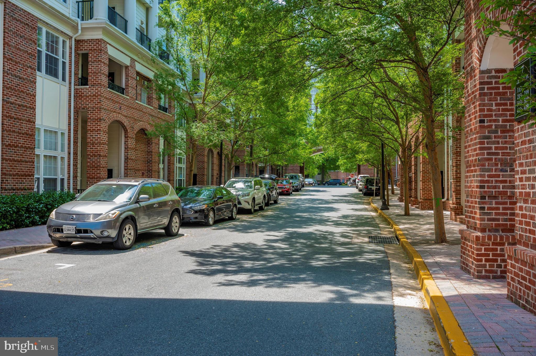 THE COLONNADE AT KENTLANDS - Residential
