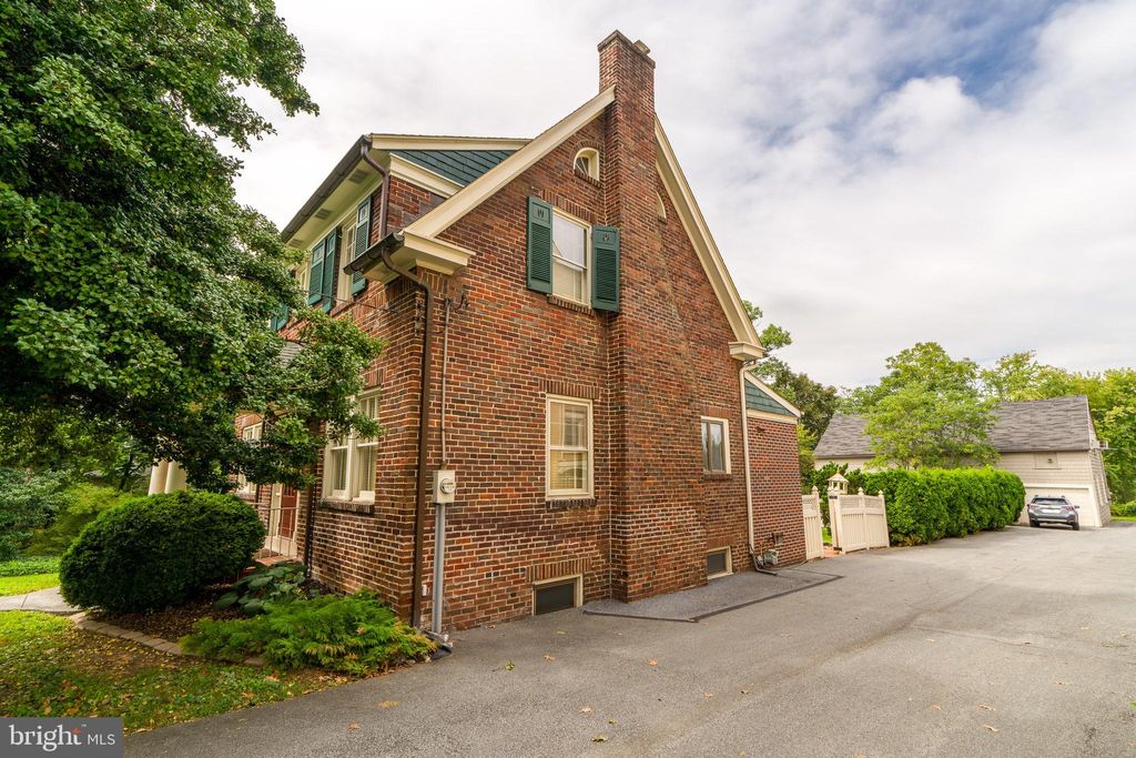 Photo of 131 W Main Street, MOUNTVILLE, PA 17554 (MLS # PALA2076820)