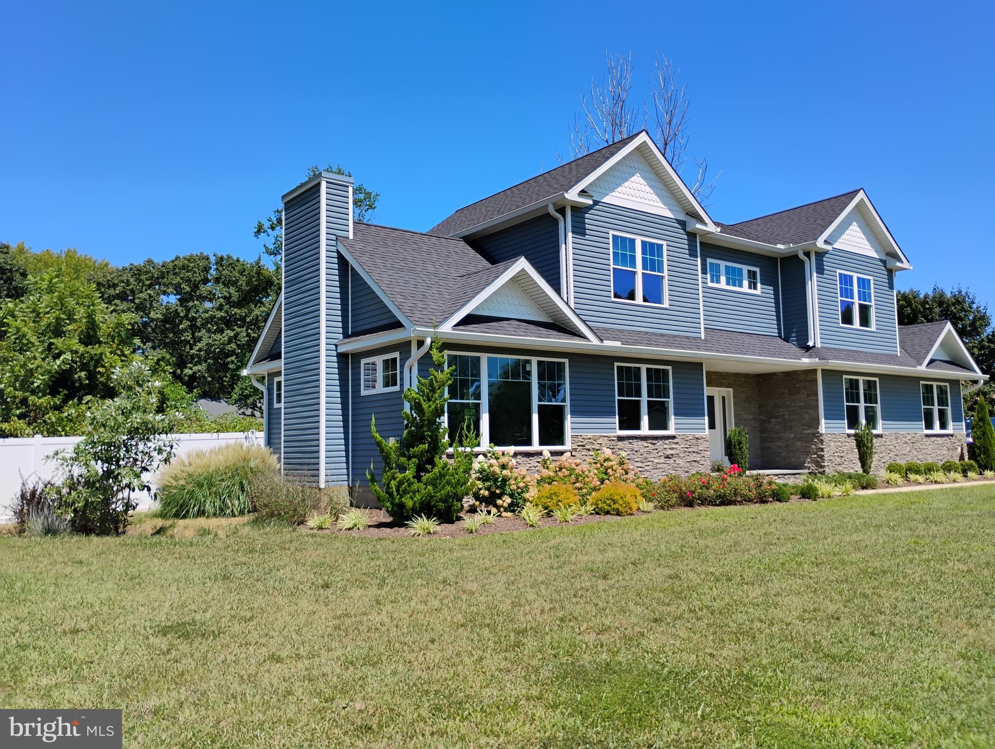 342 BEACH AVENUE