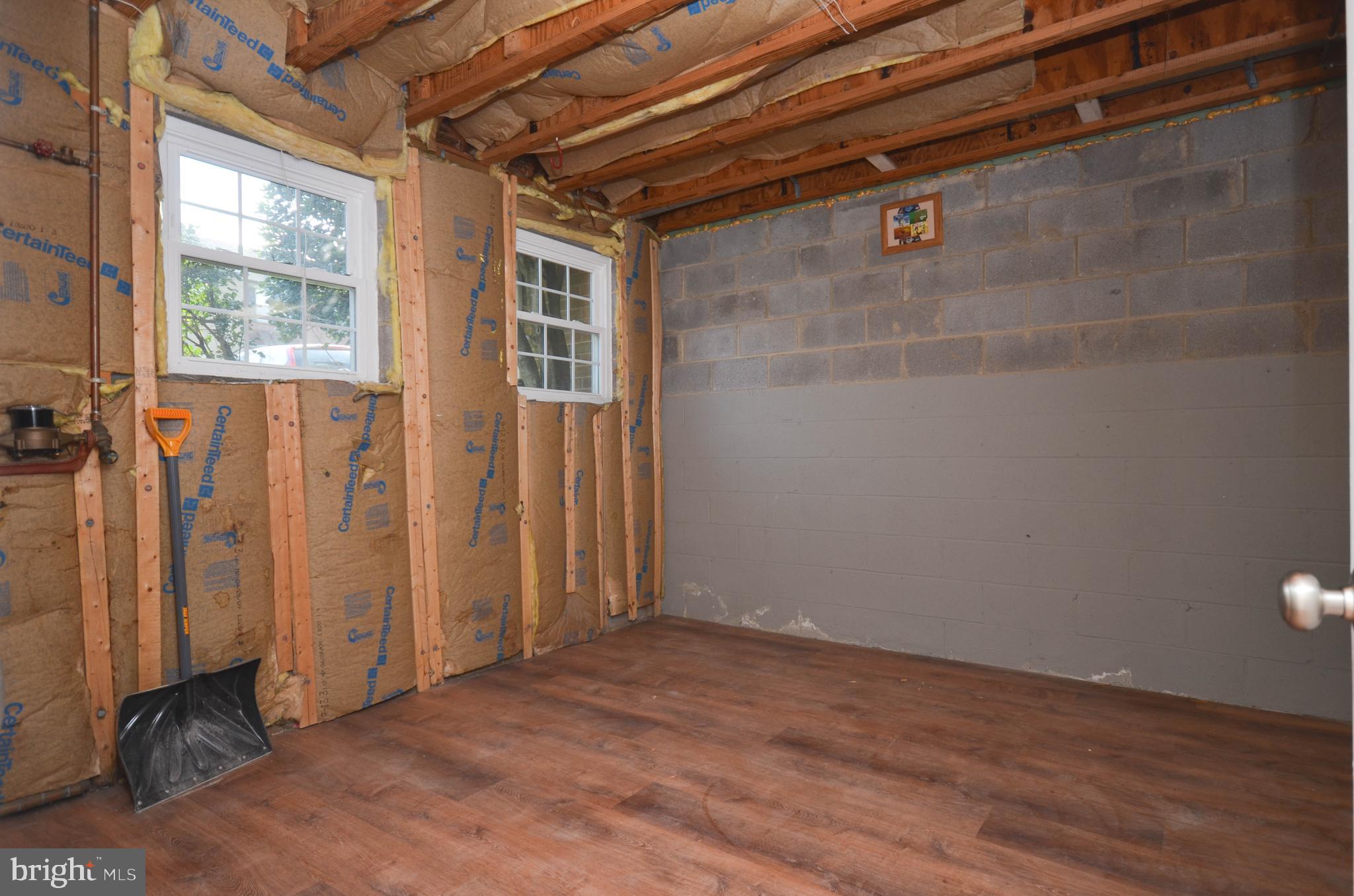 FOREST ESTATES - Residential Lease