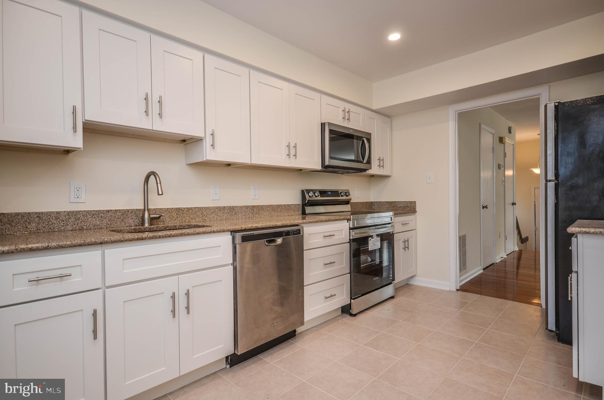 FOREST ESTATES - Residential Lease