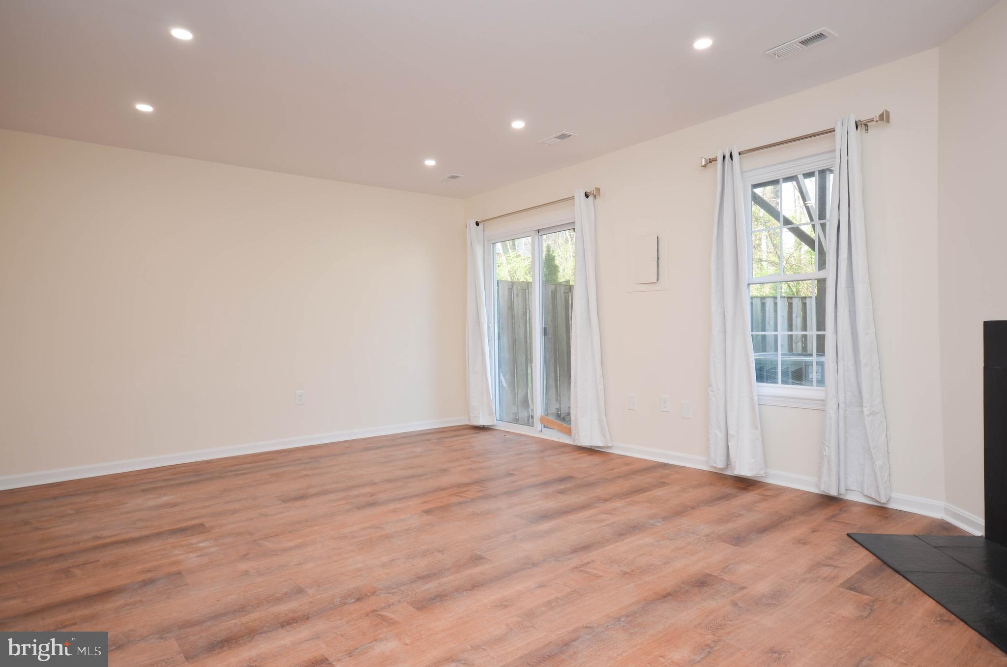 FOREST ESTATES - Residential Lease