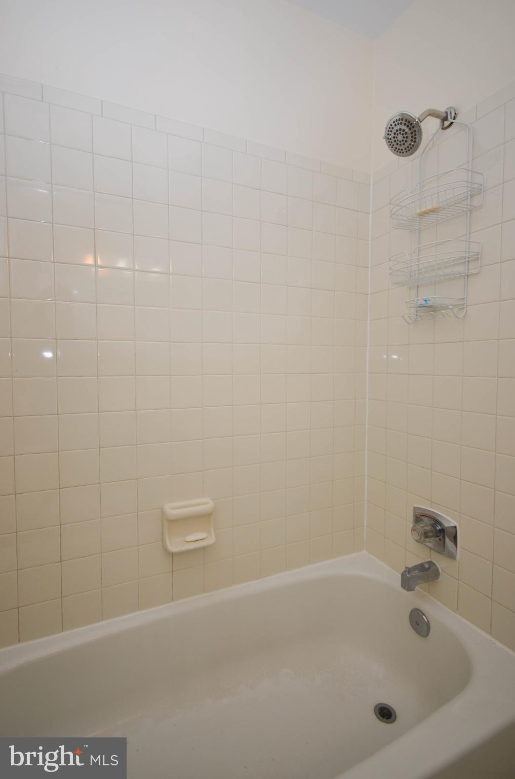 FOREST ESTATES - Residential Lease