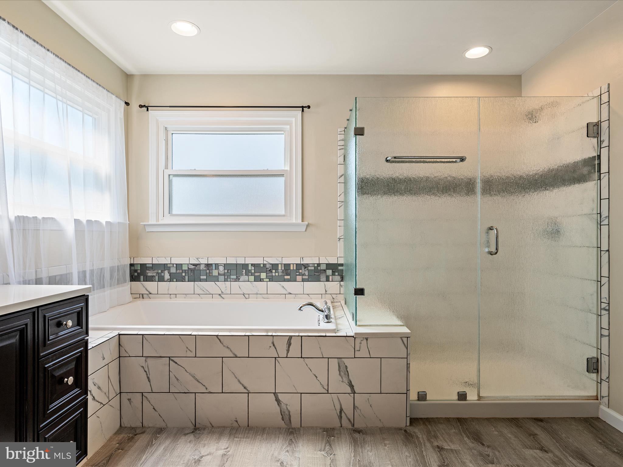 BENTWOOD ESTATES - Residential