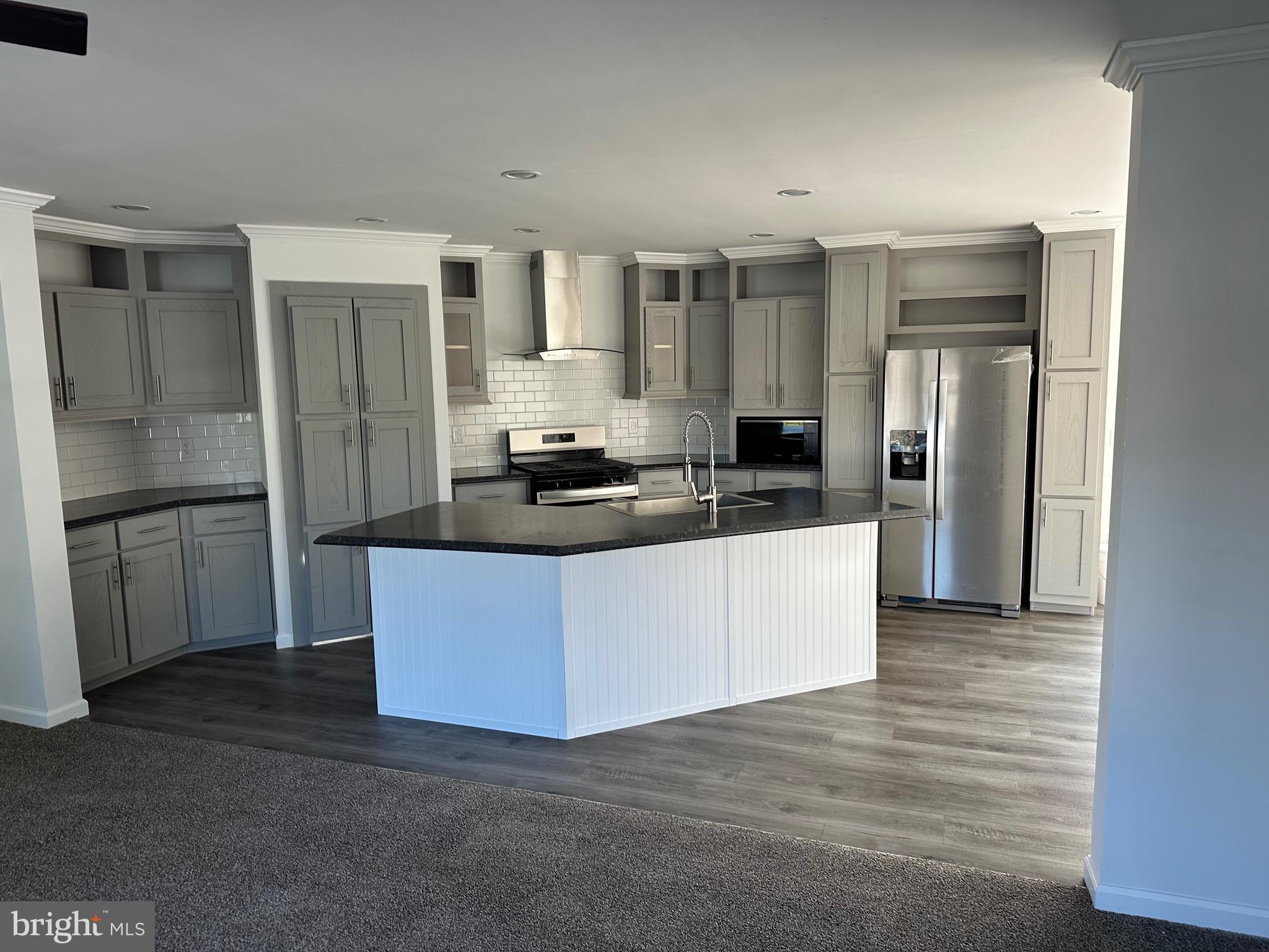 MELODYLAKESCNTRYCLUB - Residential