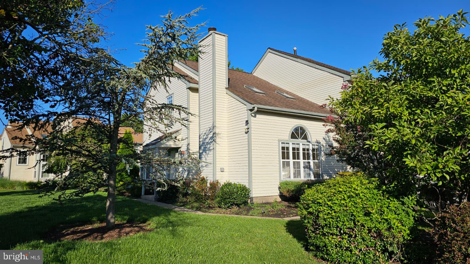 1 LAUREL CIRCLE