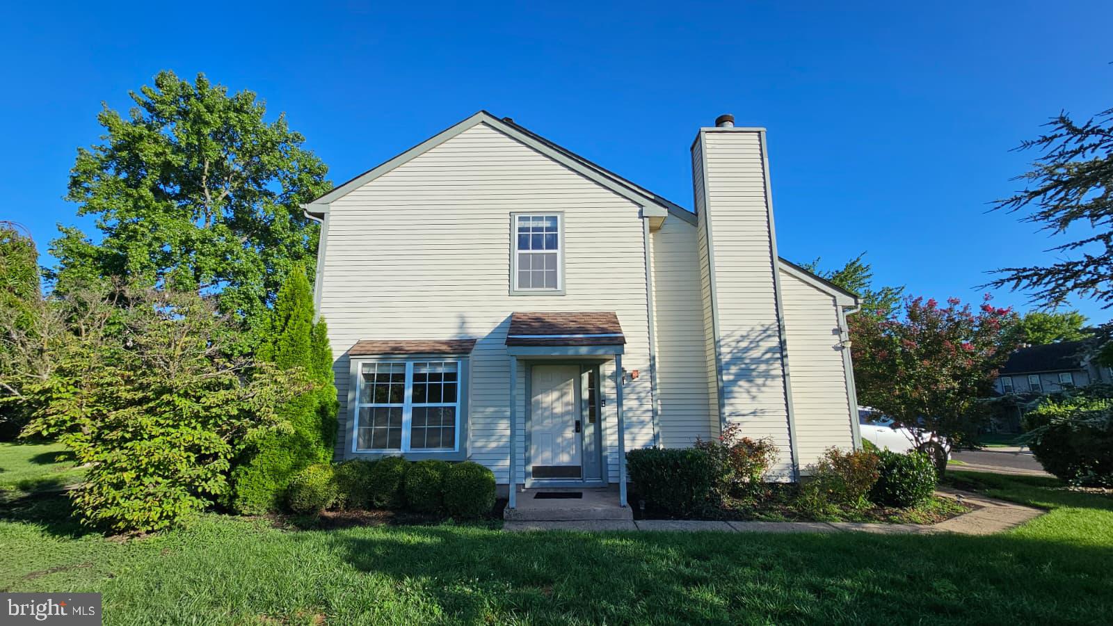 1 LAUREL CIRCLE